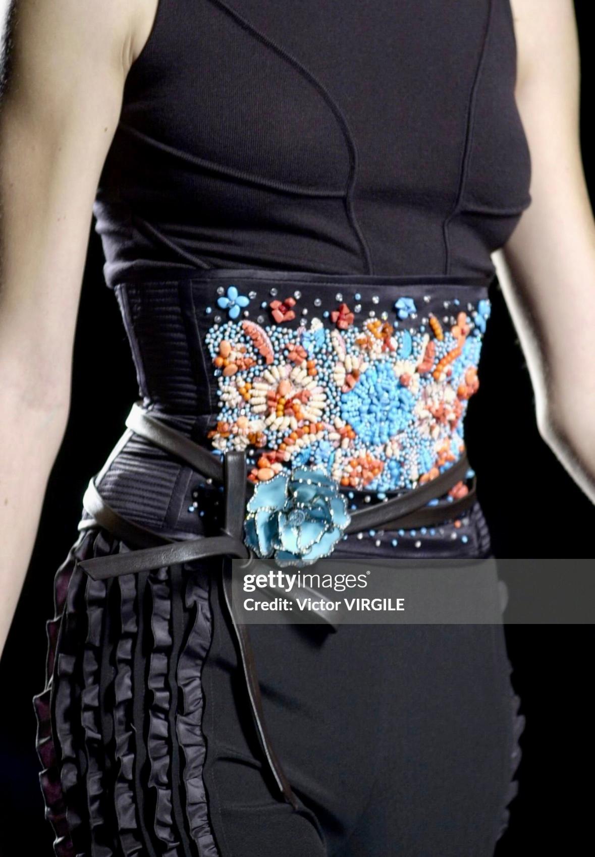 S/S 2002 Valentino Garavani Runway Ad Black Quilted Beaded Corset Waist Belt In Excellent Condition For Sale In West Hollywood, CA