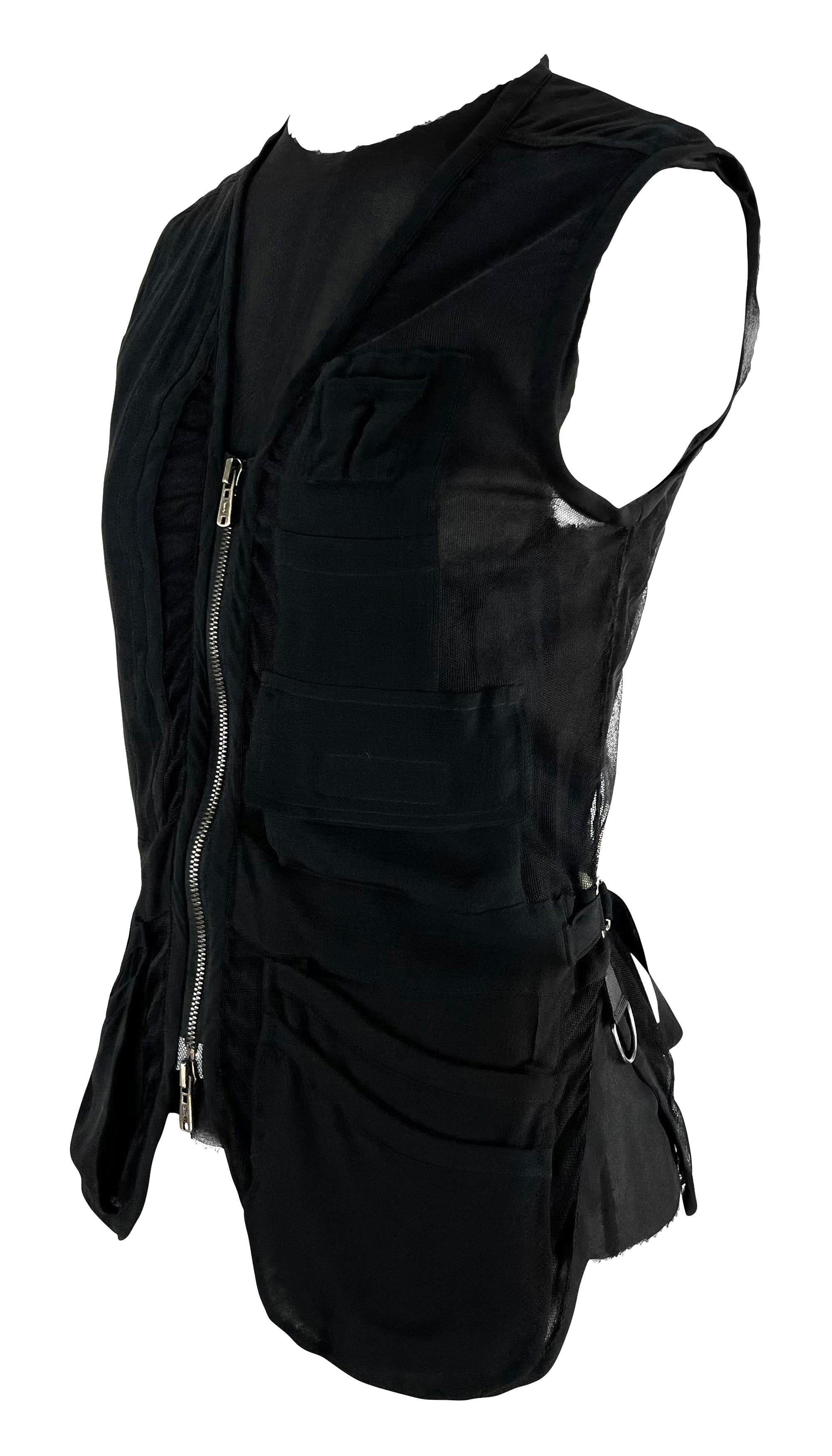Nero P/E 2002 Yves Saint Laurent by Tom Ford Set di gilet neri trasparenti per la passerella in vendita