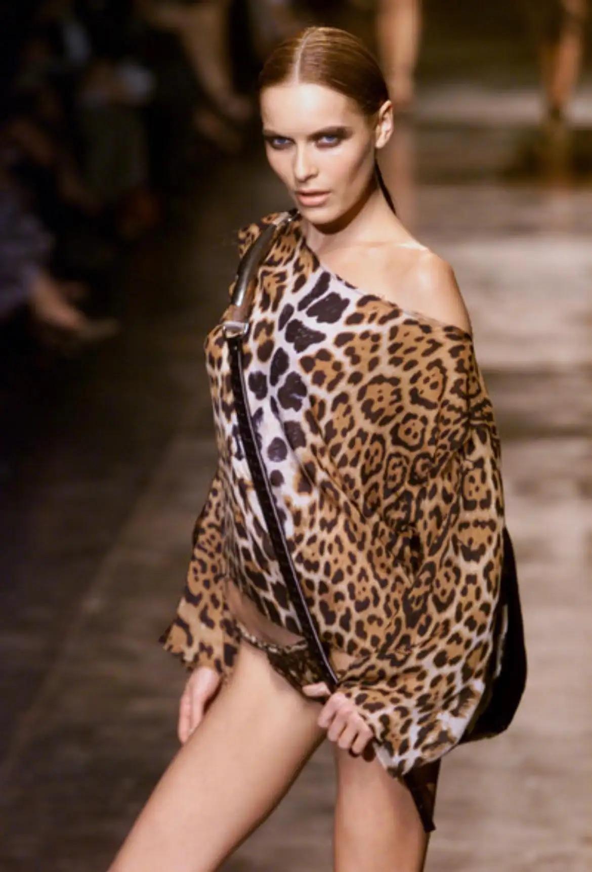 F/S 2002 Yves Saint Laurent by Tom Ford Safari-Top aus durchsichtiger Seide mit Gepardenmuster im Angebot 2