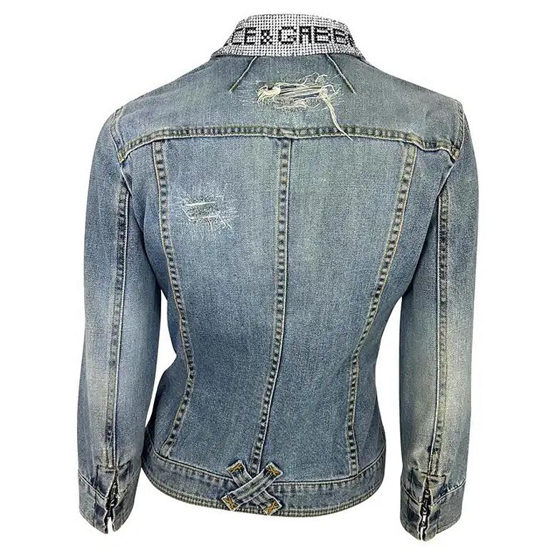 F/S 2003 Dolce & Gabbana Distressed Light Wash Denim Jacke mit Strass Spell im Used-Look im Angebot