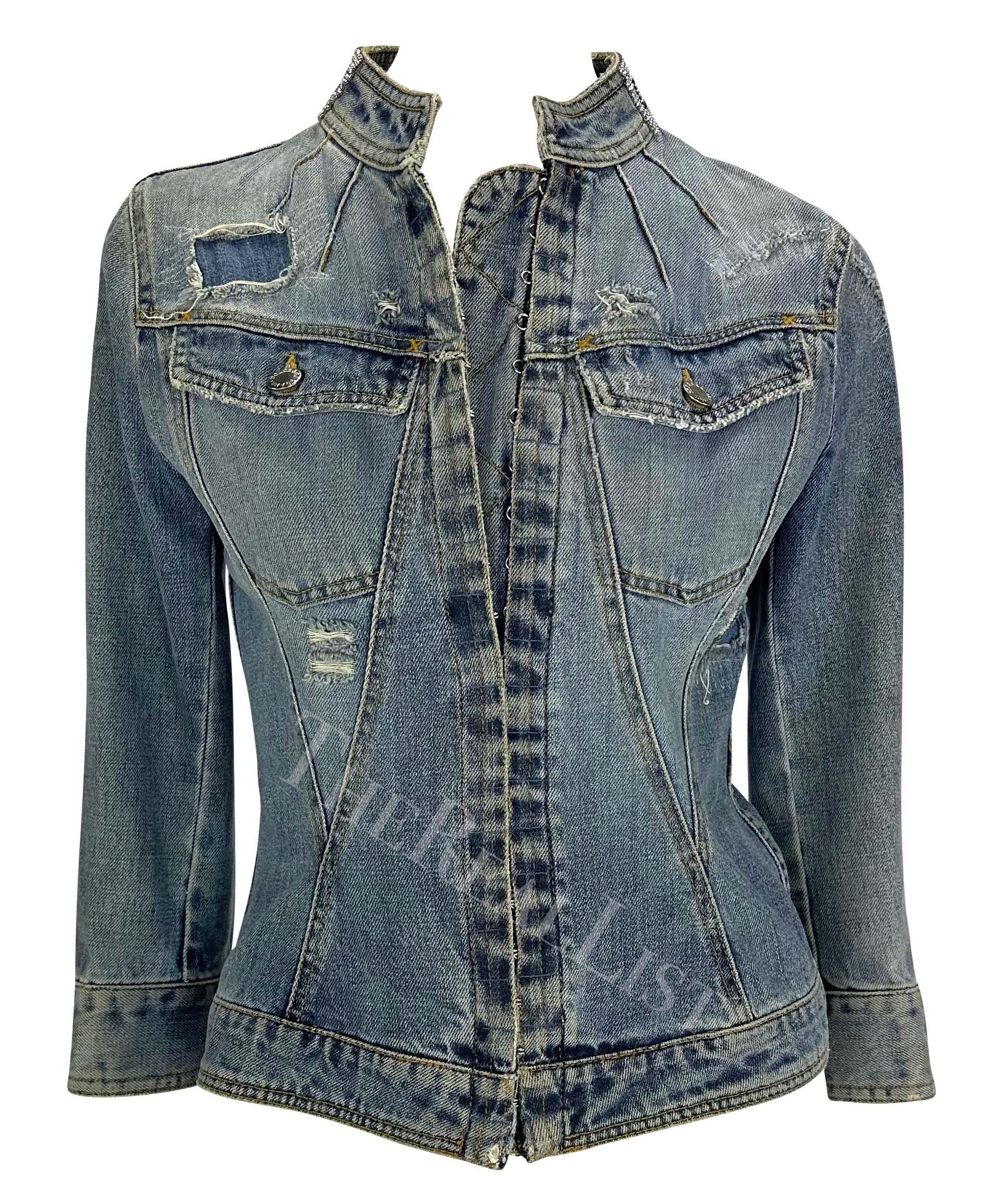 F/S 2003 Dolce & Gabbana Distressed Light Wash Denim Jacke mit Strass Spell im Used-Look Damen im Angebot