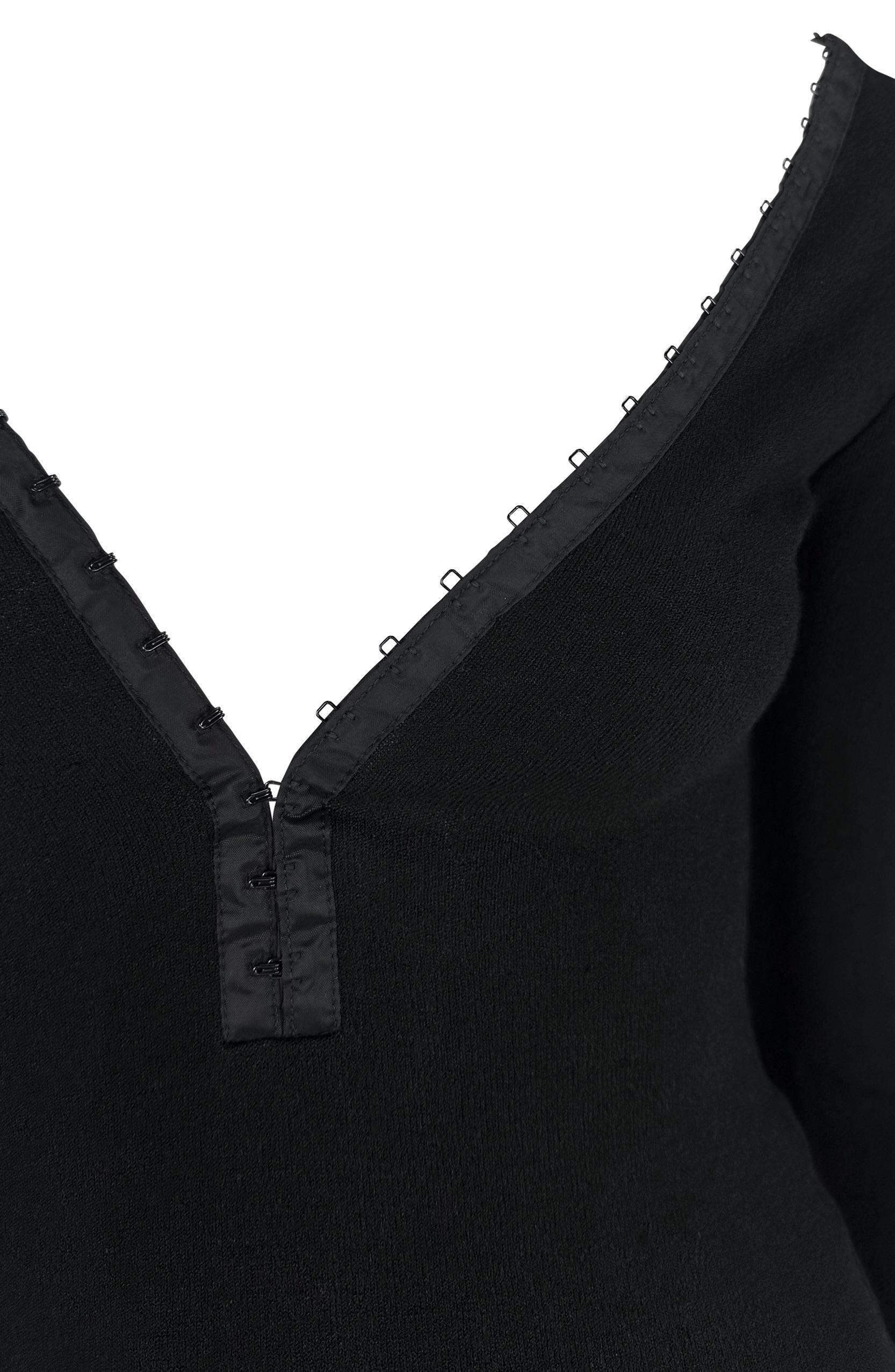 S/S 2003 Dolce & Gabbana Hook & Eye Plunging Black Bodycon Knit Long-Sleeve Top In Excellent Condition In West Hollywood, CA
