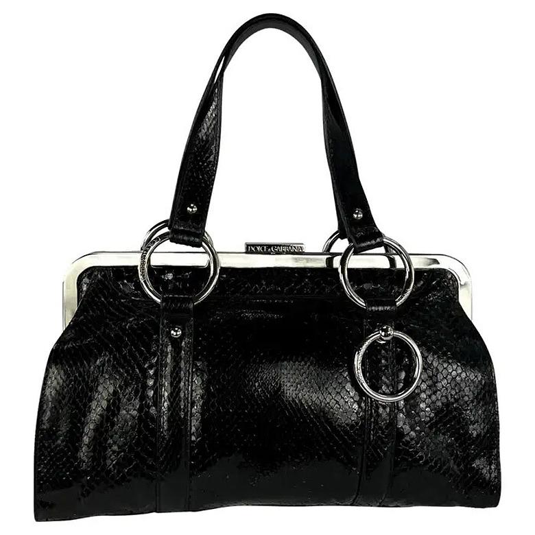 S/S 2003 Dolce & Gabbana Runway Bolso de hombro con anilla de piel de pitón negra