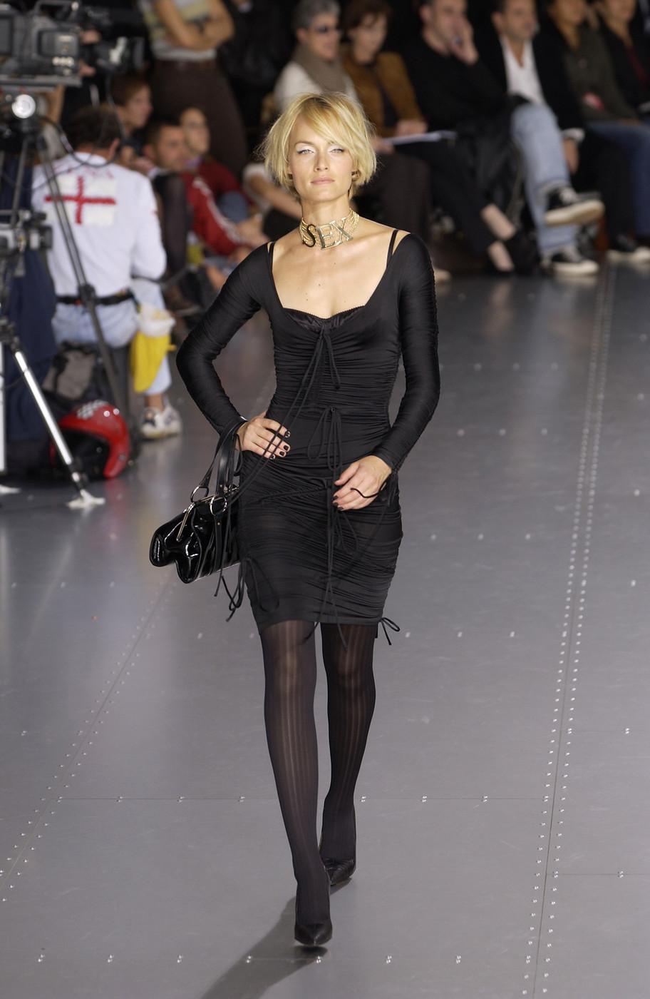 S/S 2003 Dolce & Gabbana Runway Noir Slinkly Drawstring Midi Dress en vente 4