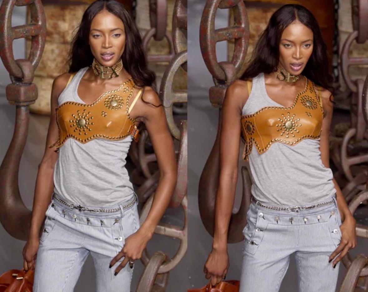 Dalla collezione Primavera/Estate 2003 di Dolce & Gabbana 