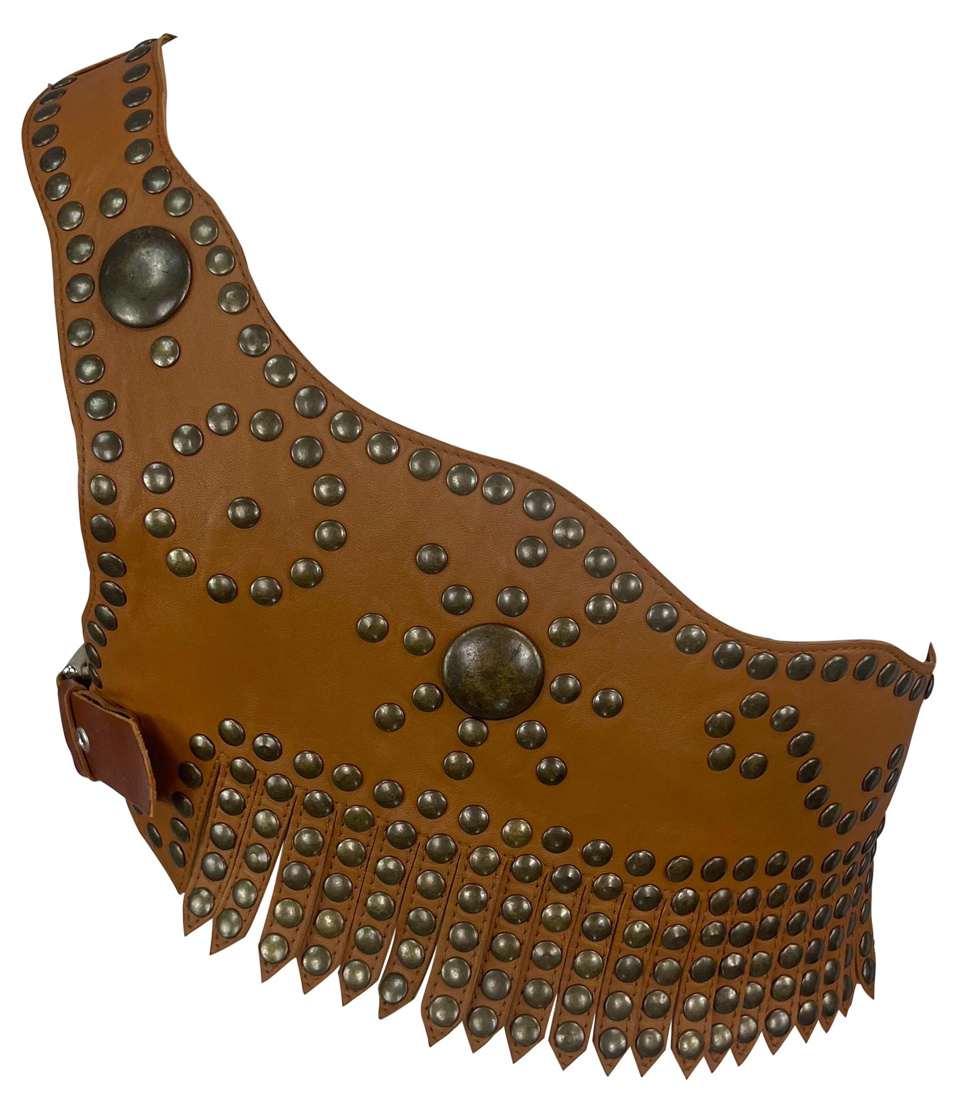 Dolce & Gabbana Runway S/S 2003 - Top asimmetrico con frange in pelle borchiata in vendita 3
