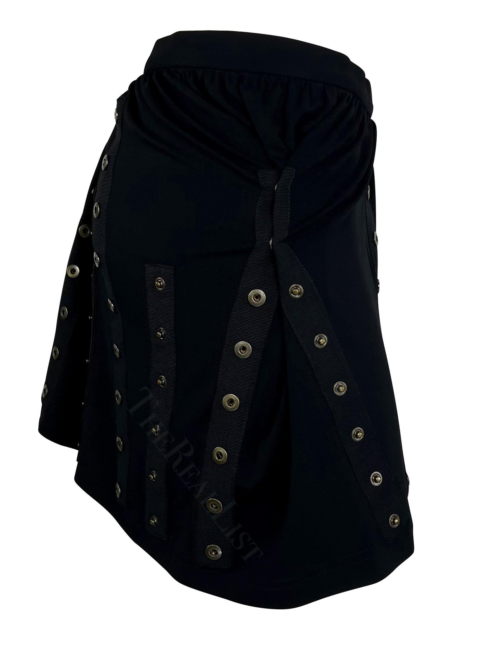 S/S 2003 Dolce & Gabbana 'Sex and Love Black Snap Wrap Stretch Jersey Mini Skirt en vente 1