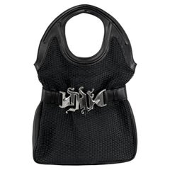 S/S 2003 Gianni Versace by Donatella Bolso negro sobredimensionado con monograma y hebilla tejida