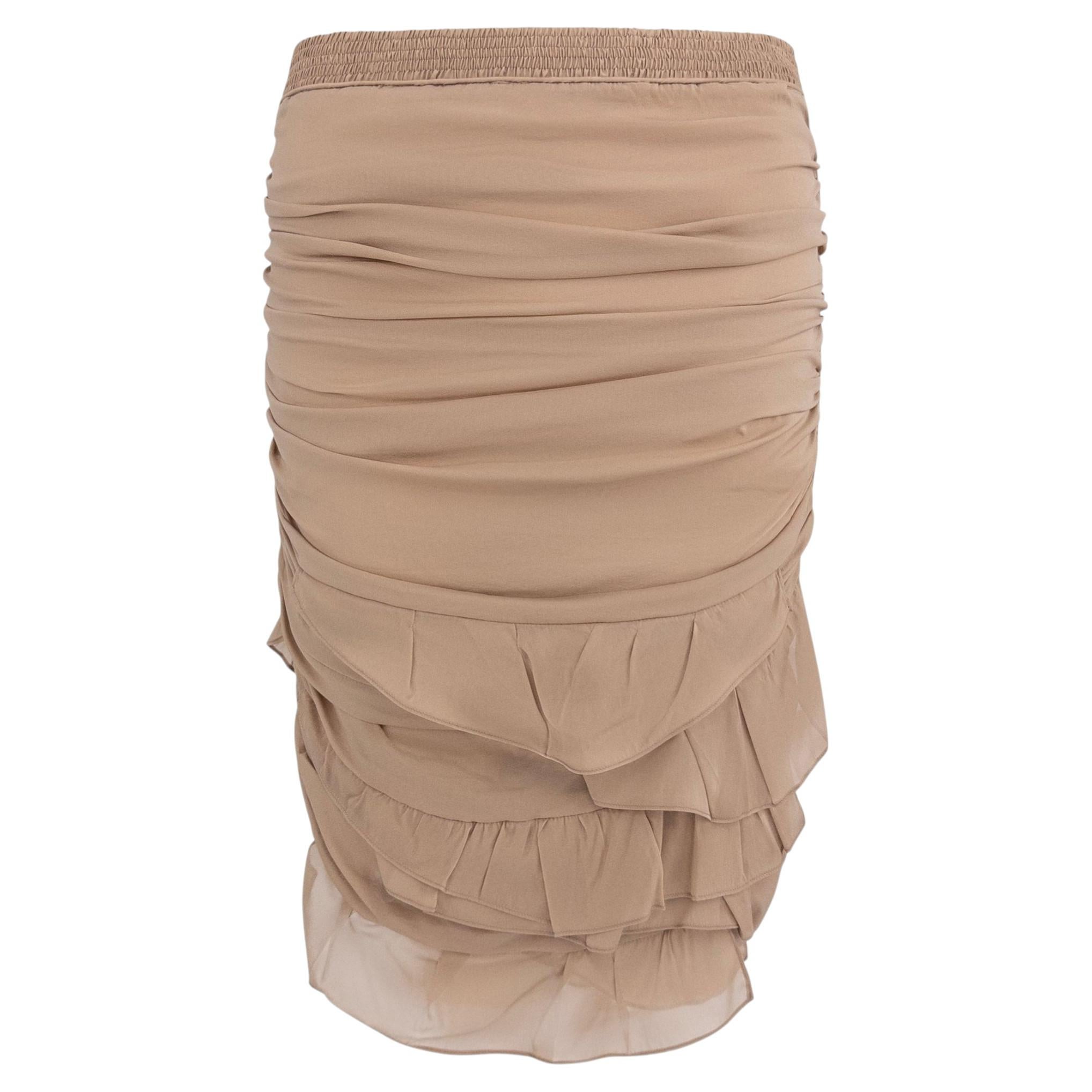Jupe à volants froncés en mousseline de soie beige Gucci par Tom Ford, collection printemps-été 2003