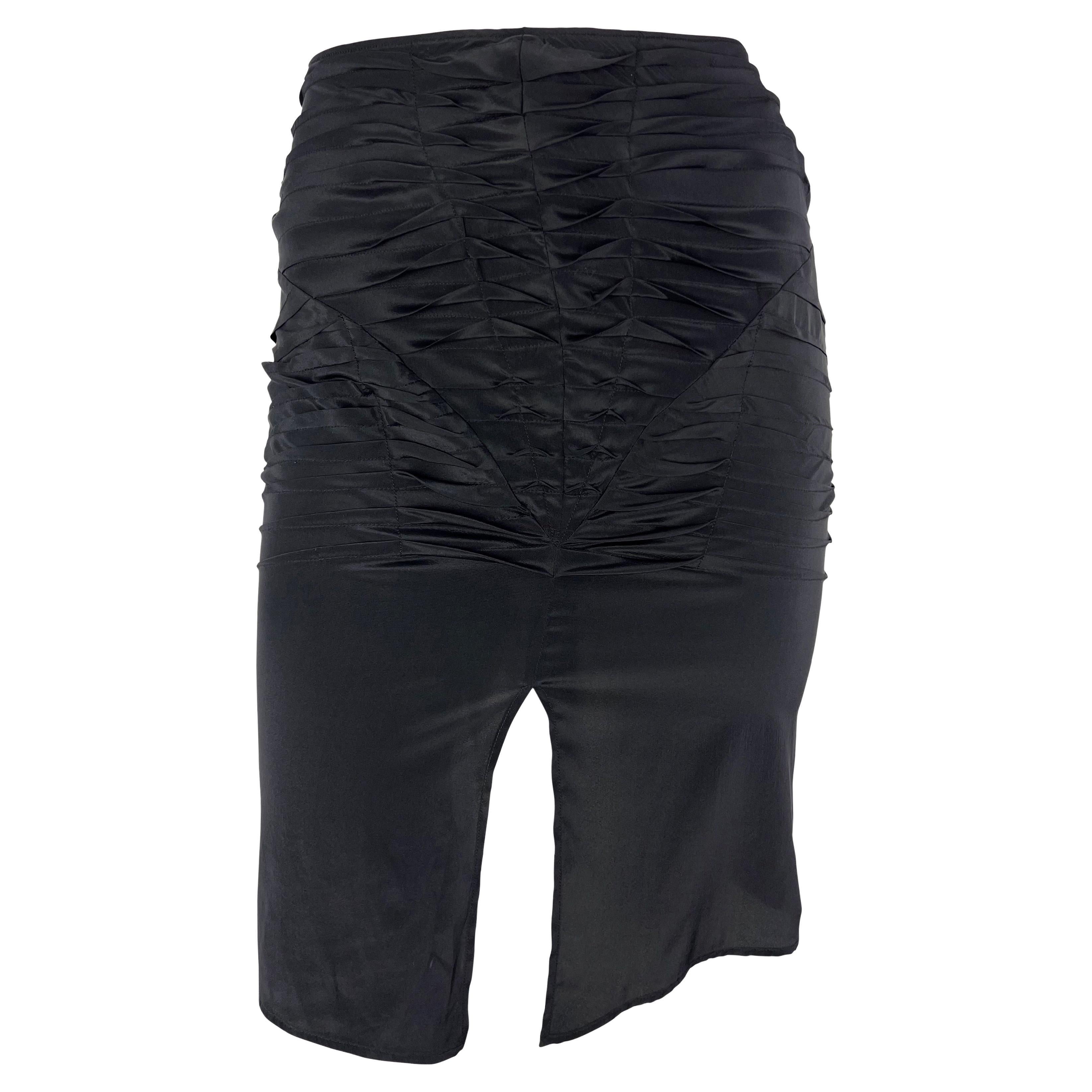 Jupe en soie extensible plissée noire Gucci by Tom Ford, P/E 2003