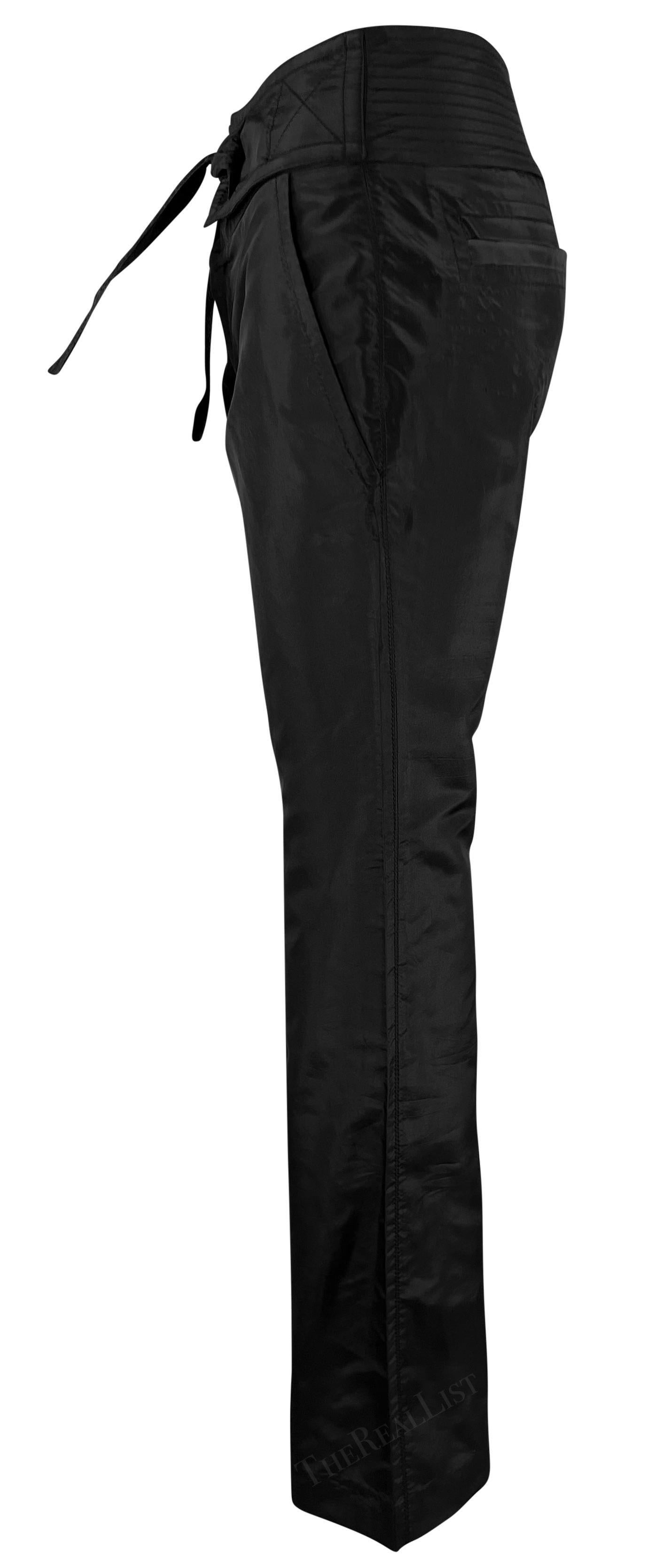 S/S 2003 Pantalon à nouer à la taille en taffetas de soie noir Gucci by Tom Ford en vente 1