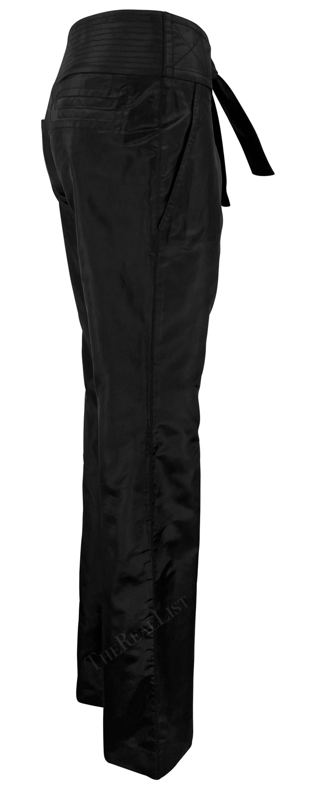Pantaloni con cravatta in vita in taffetà di seta nera Gucci by Tom Ford P/E 2003 in vendita 2