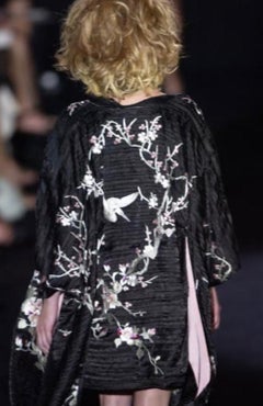 S/S 2003 Gucci by Tom Ford Tom Ford Japanese Cherry Blossom Embroidered Mini Wrap Skirt (Mini-jupe enveloppante brodée de fleurs de cerisier)