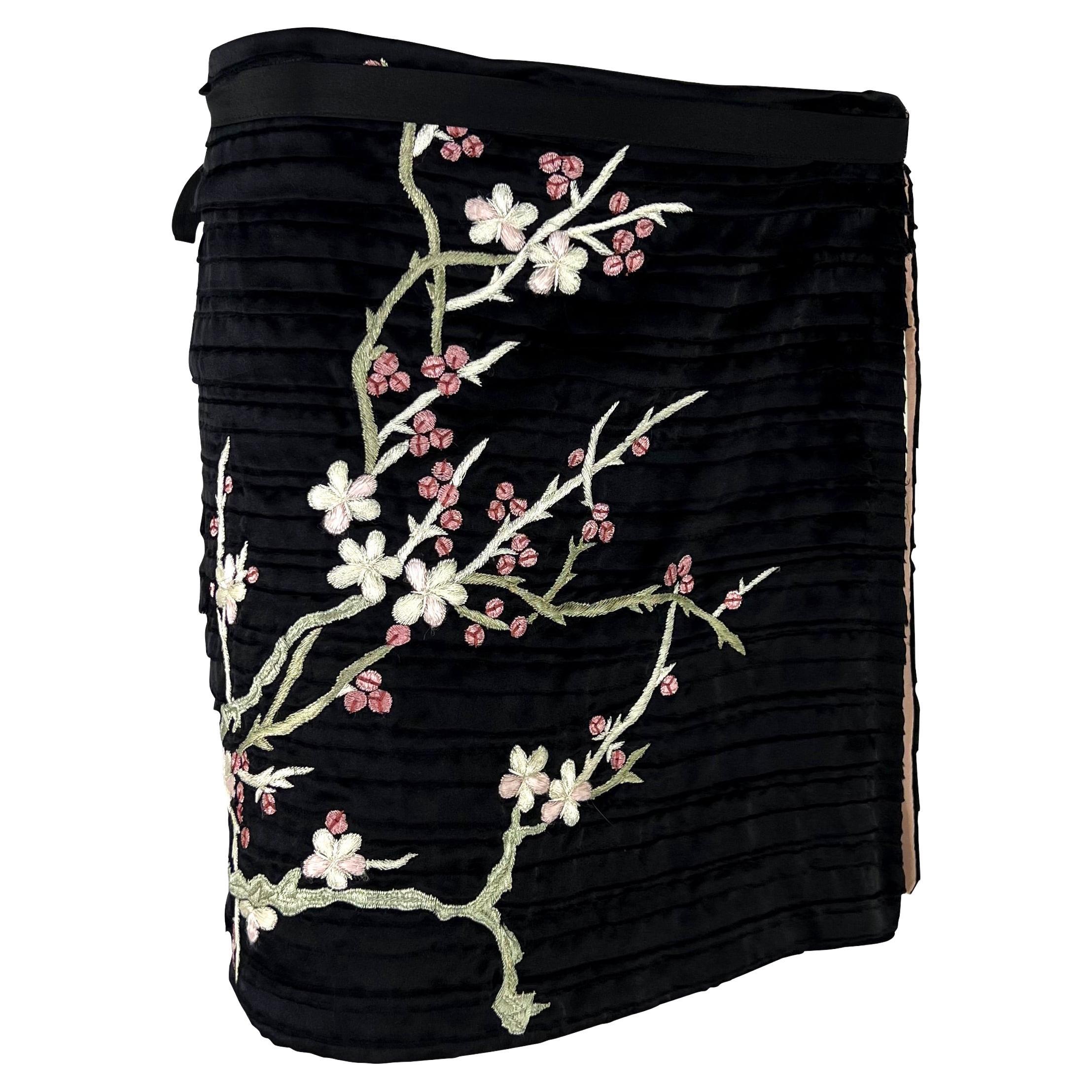 S/S 2003 Gucci by Tom Ford Japanese Cherry Blossom Embroidered Mini Wrap Skirt 2