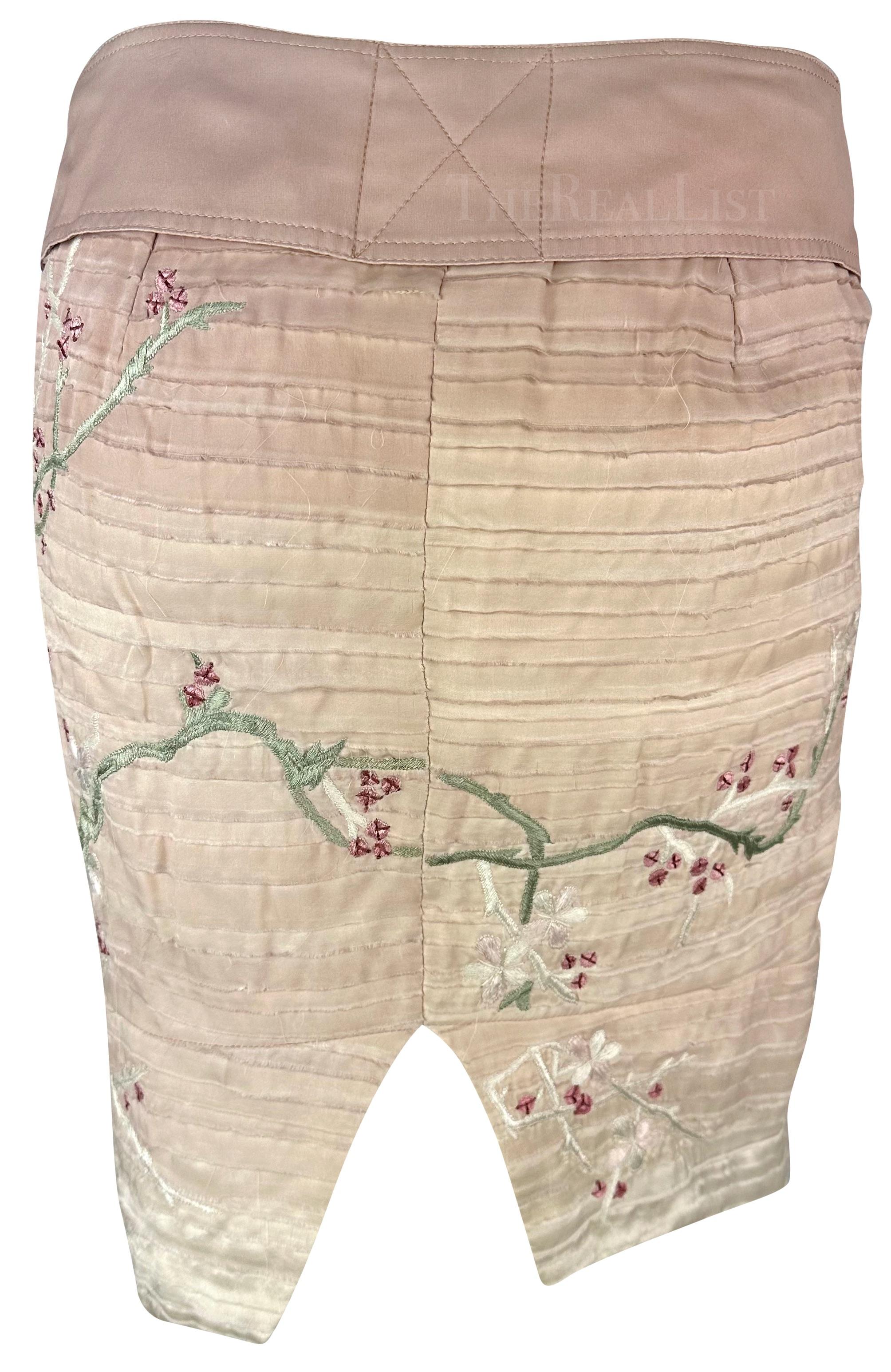 S/S 2003 Gucci by Tom Ford  Light Pink Cherry Blossom Embroidered Mini Skirt For Sale 4