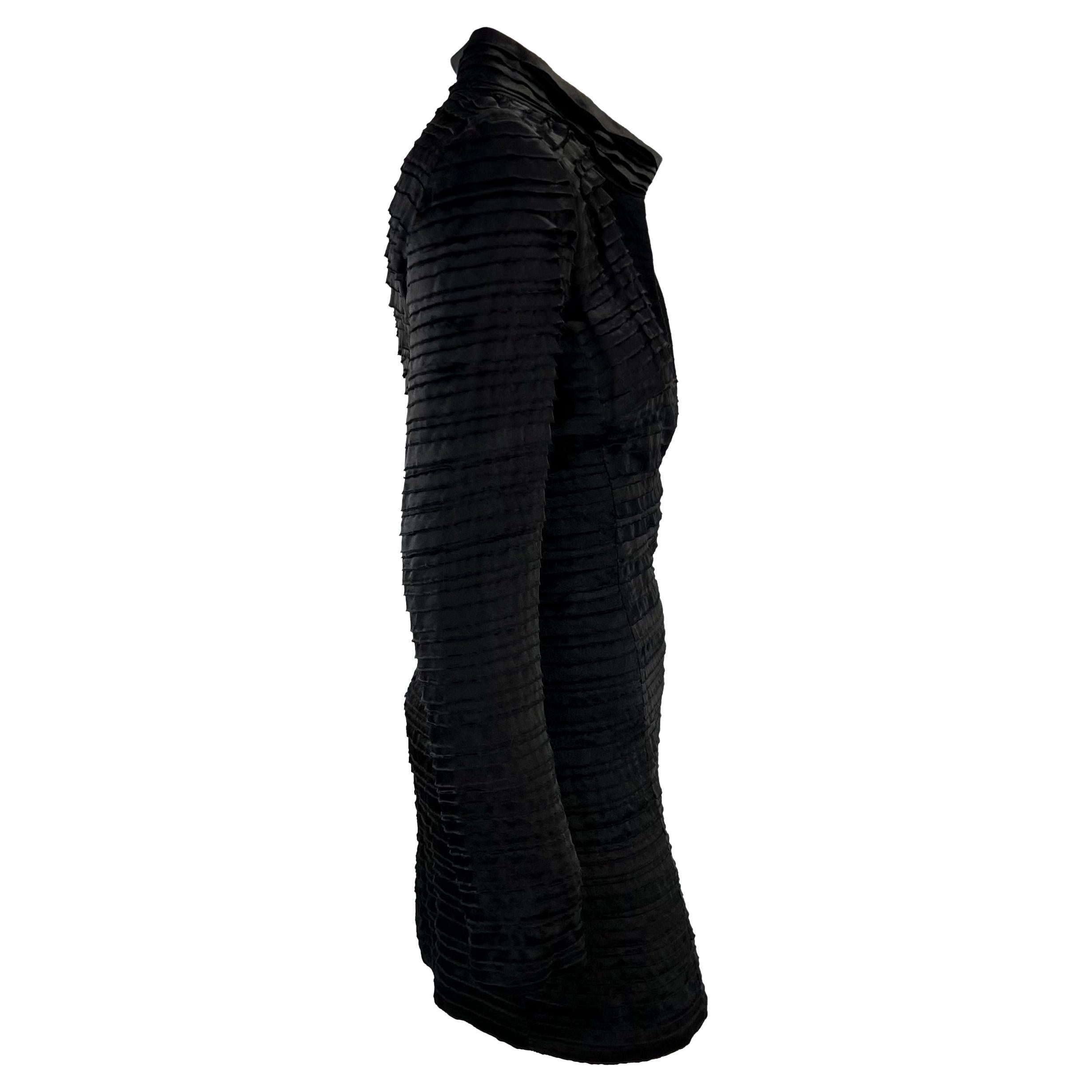 S/S 2003 Gucci by Tom Ford Runway Mini robe plongeante à ruban brut noir en vente 9