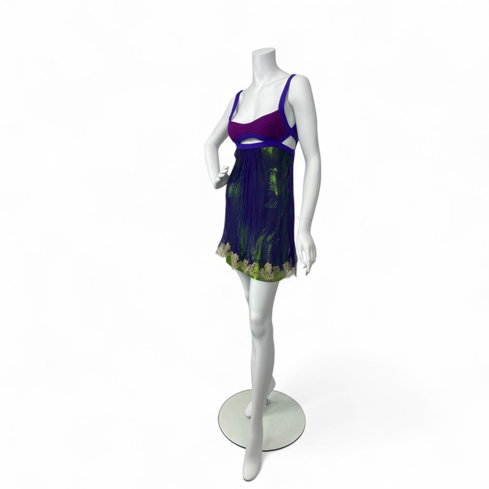 F/S 2003 Ikonisches Versace Micro-Minikleid in Lila und Grün mit Oroton Gr.: (Schwarz) im Angebot