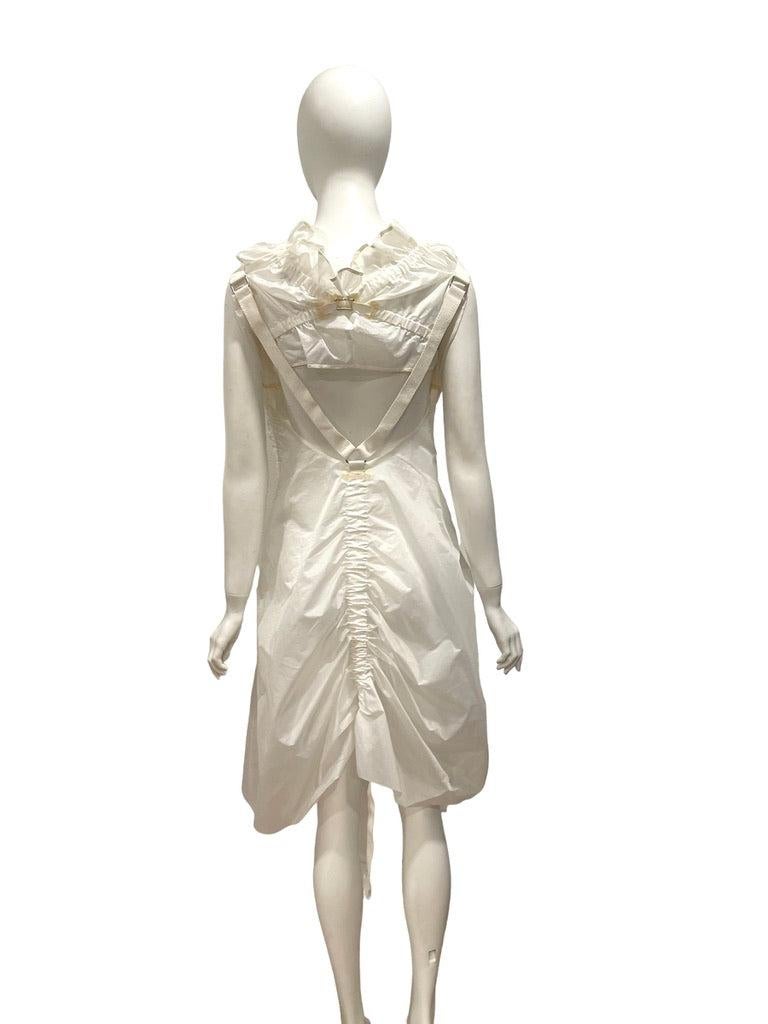 S/S 2003 JUNYA WATANABE

look #29 runway
D ring white gathered dress
100% polyester with cotton trim
Condition: Excellent
38