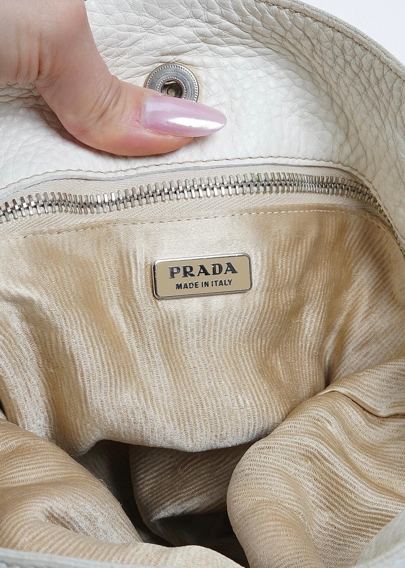 S/S 2003 Prada off-white beaded leather & silver metal top handle hobo bag en vente 3