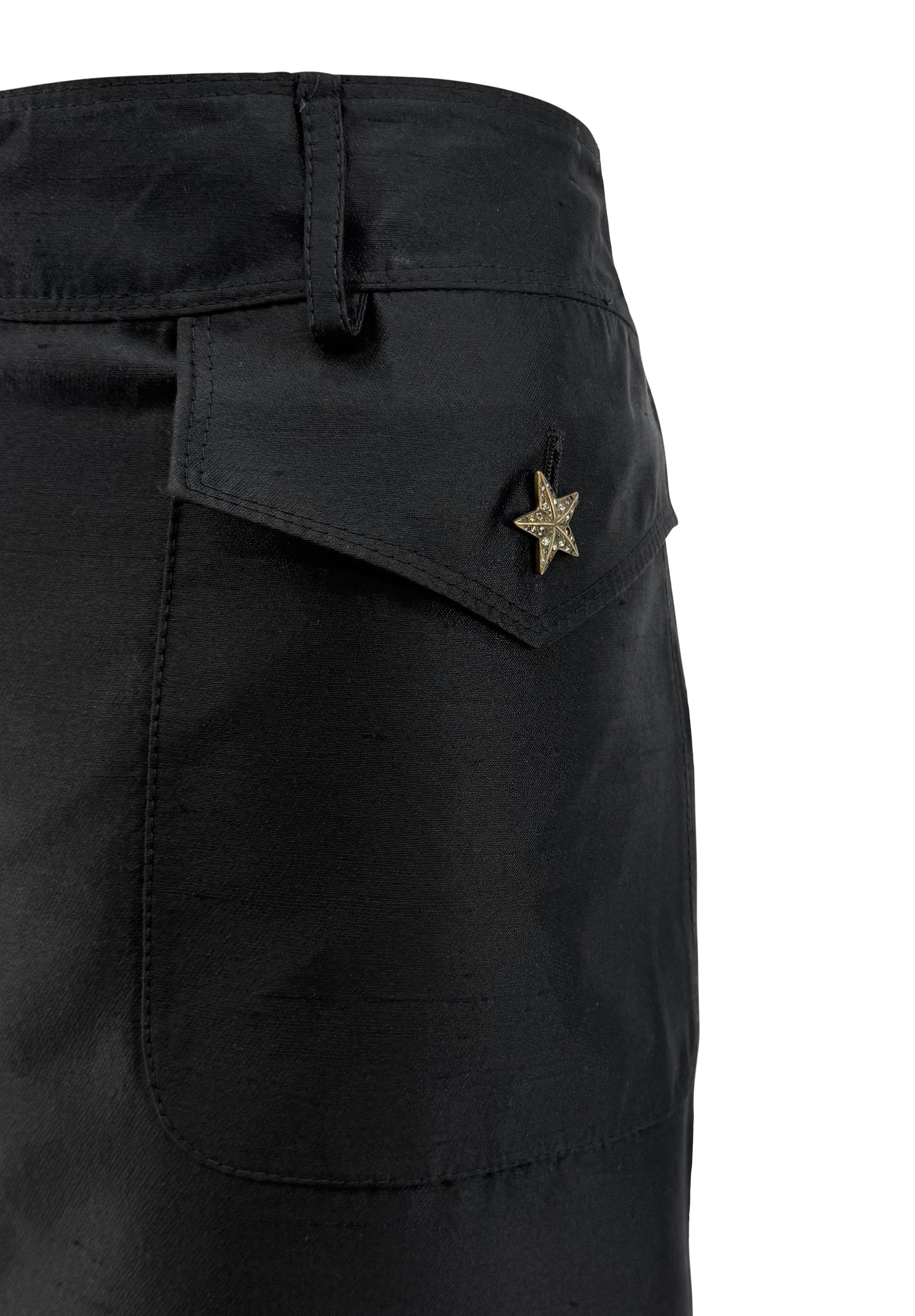 S/S 2003 Valentino Garavani Laufsteg Schwarzer Rohseide Cargo-Taschen-Maxirock Damen im Angebot