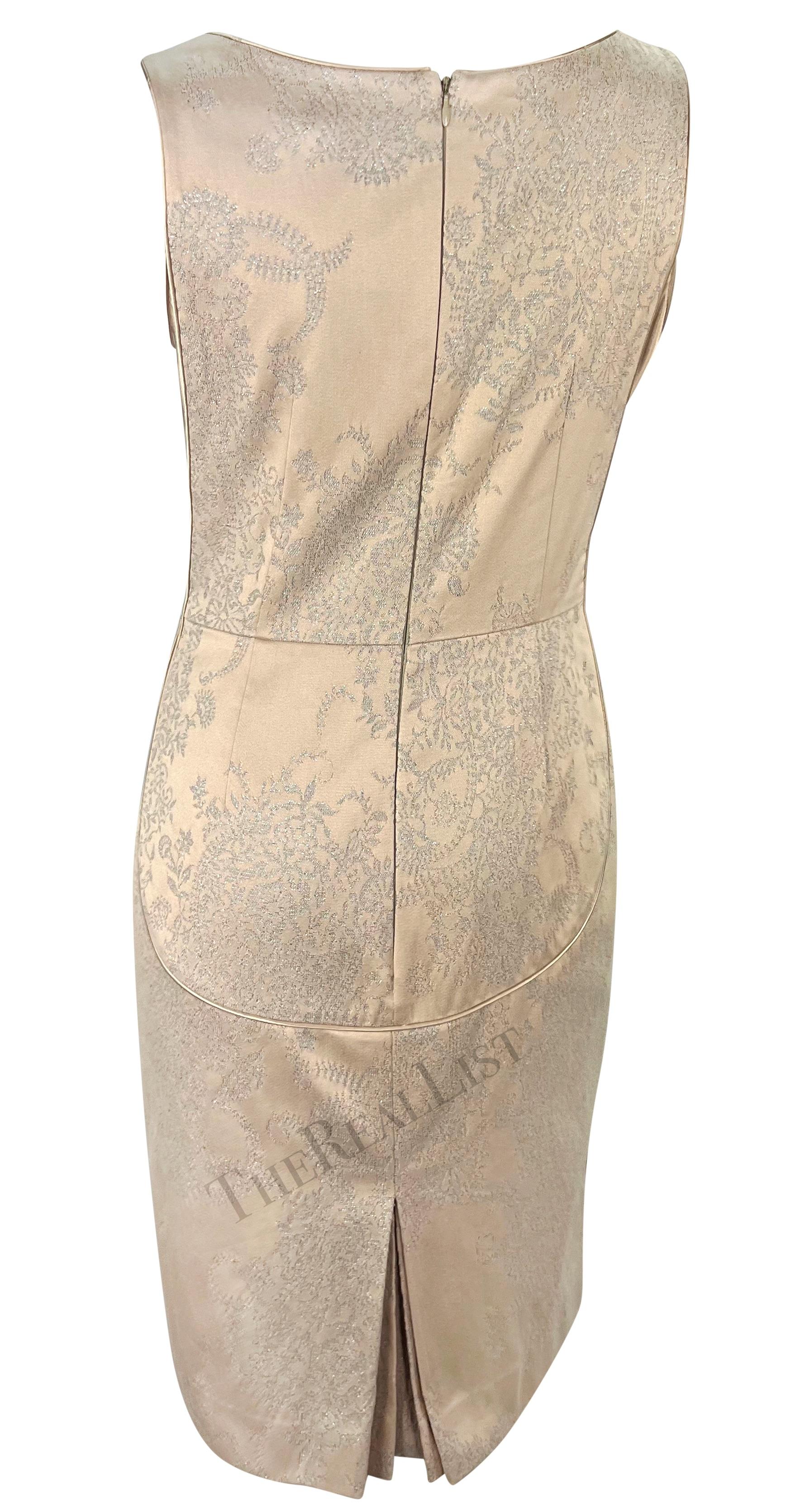S/S 2004 Alexander McQueen - Mini robe à empiècements floraux rose pâle métallisés Pour femmes en vente