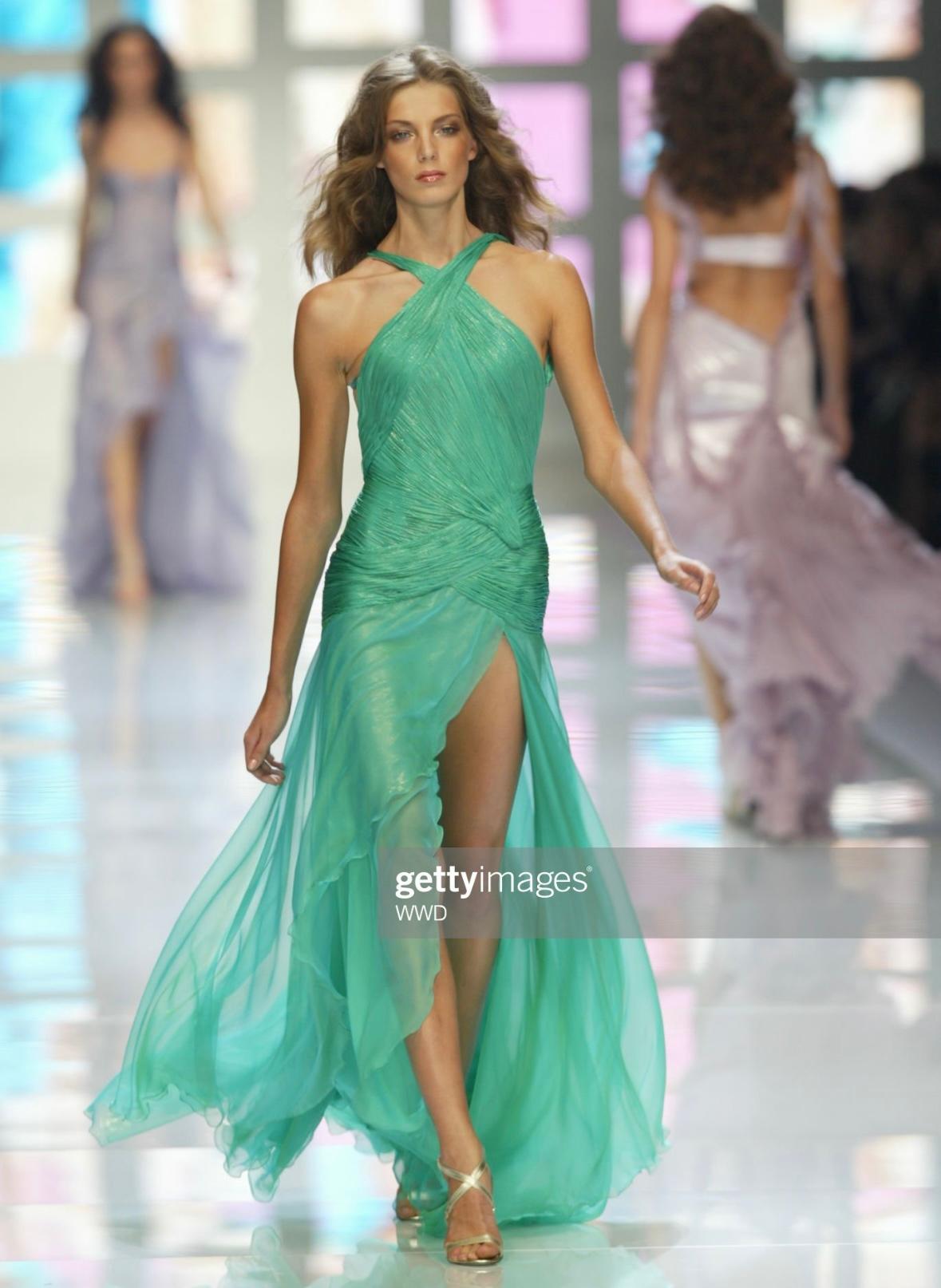 S/S 2004 Atelier Versace by Donatella Metallic Green Halterneck Runway Gown  For Sale 2