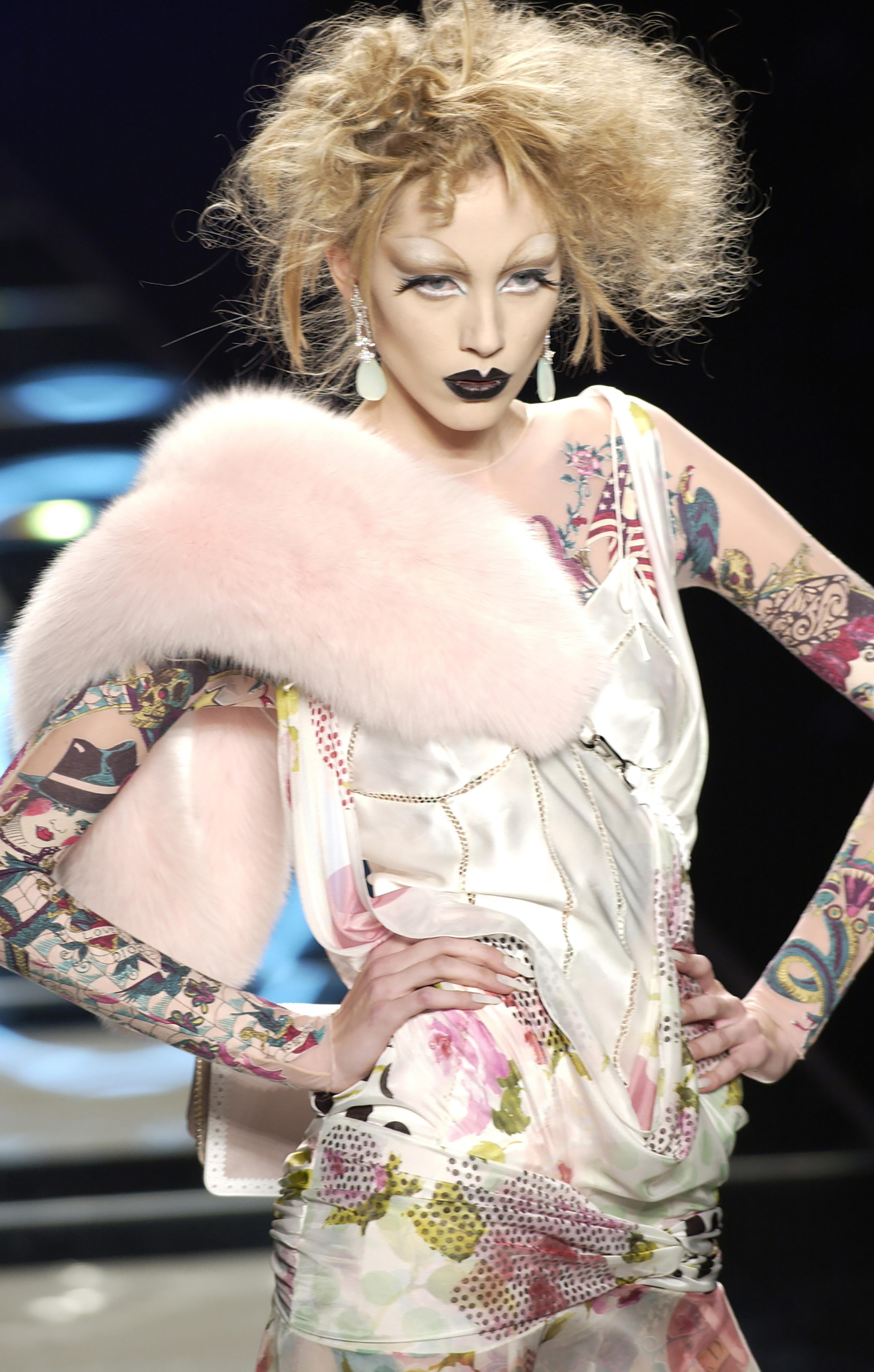 S/S 2004 Christian Dior by Galliano White and Patterned Bias Cut Drape Dress For Sale 10