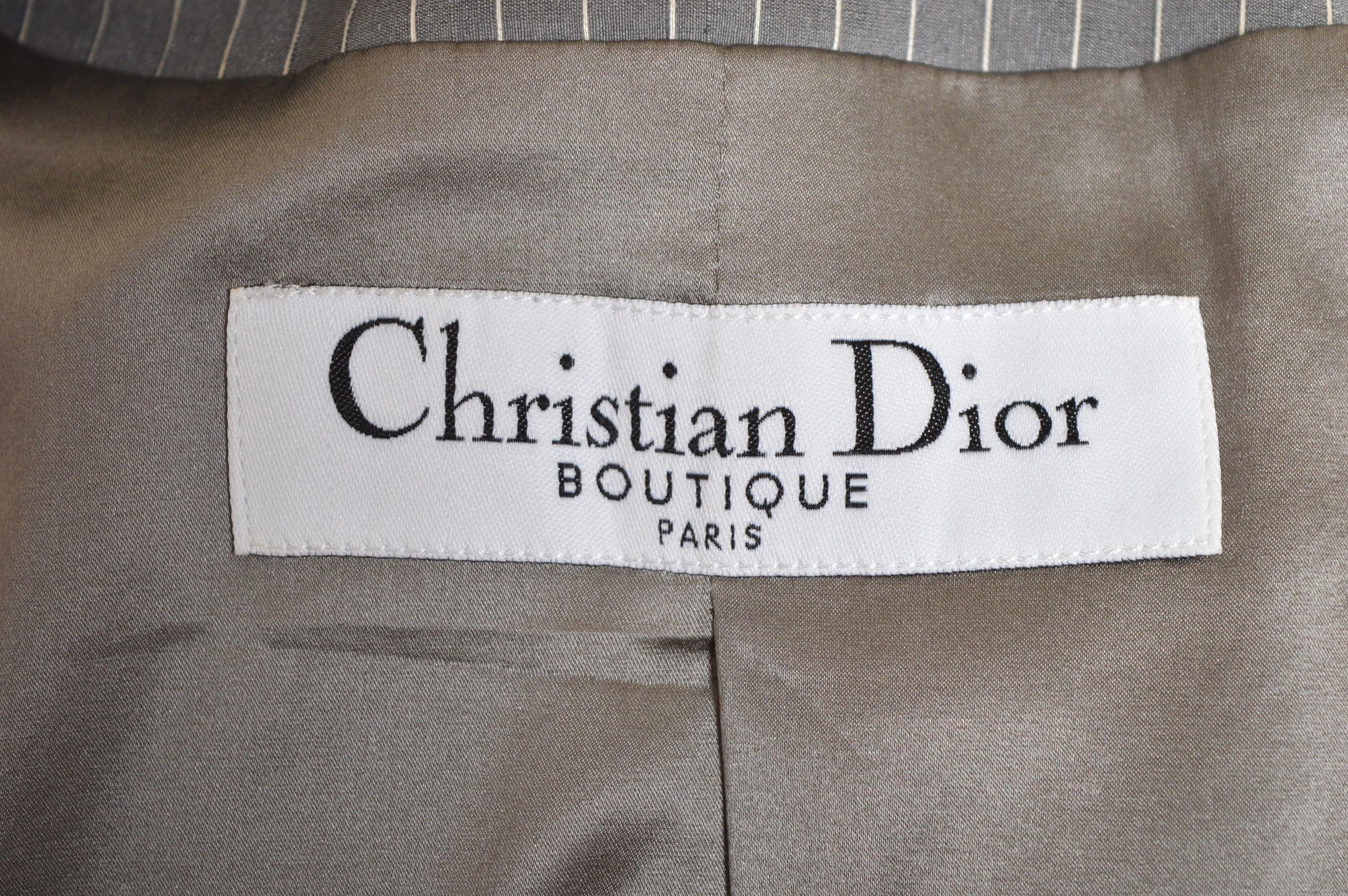 Abito con blazer e gonna gessata grigio di John Galliano for Christian Dior per la P/E 2004 in vendita 10
