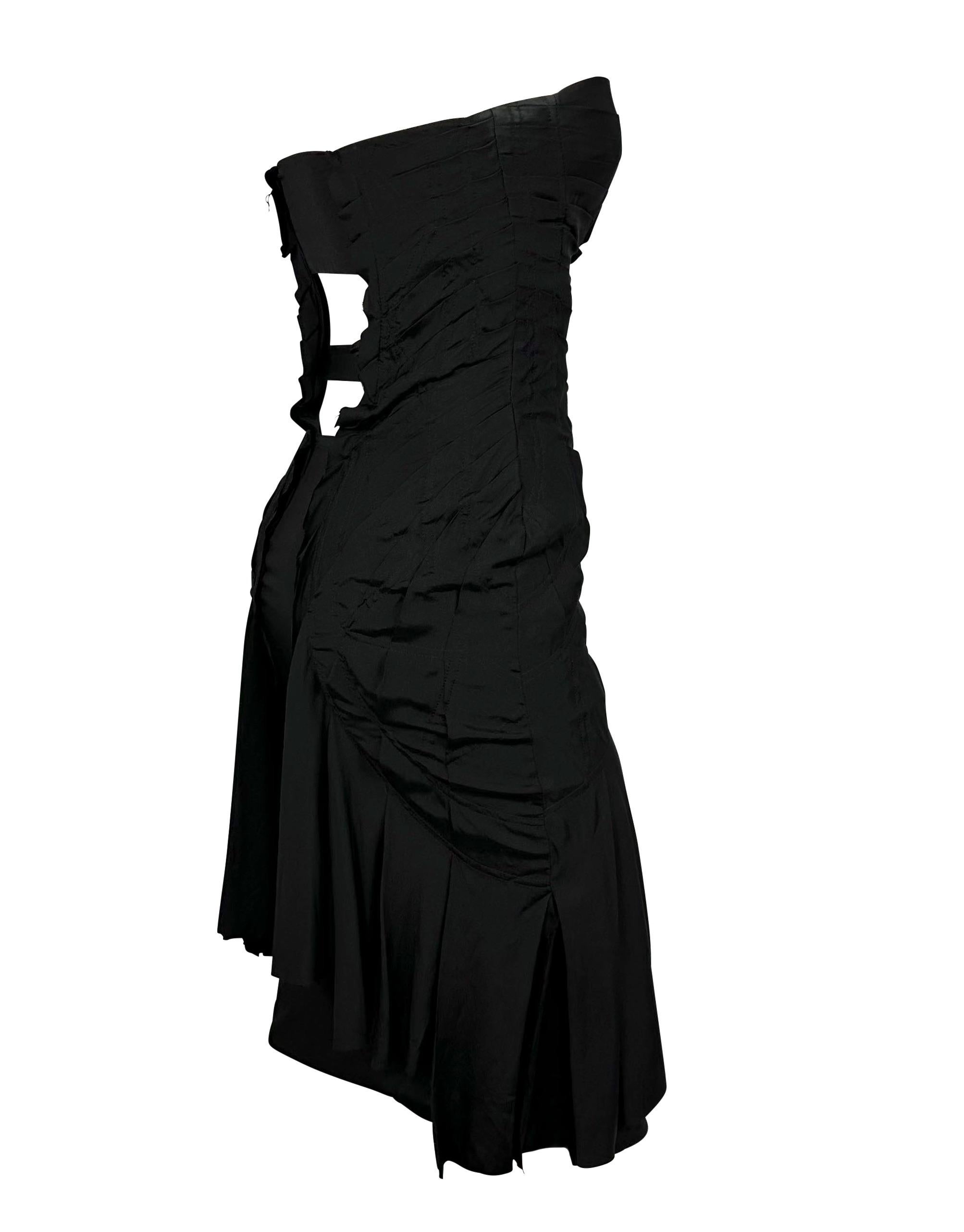 S/S 2004 Gucci by Tom Ford Fan Pleated Silk Ribbon Cutout Black Strapless Dress For Sale 2