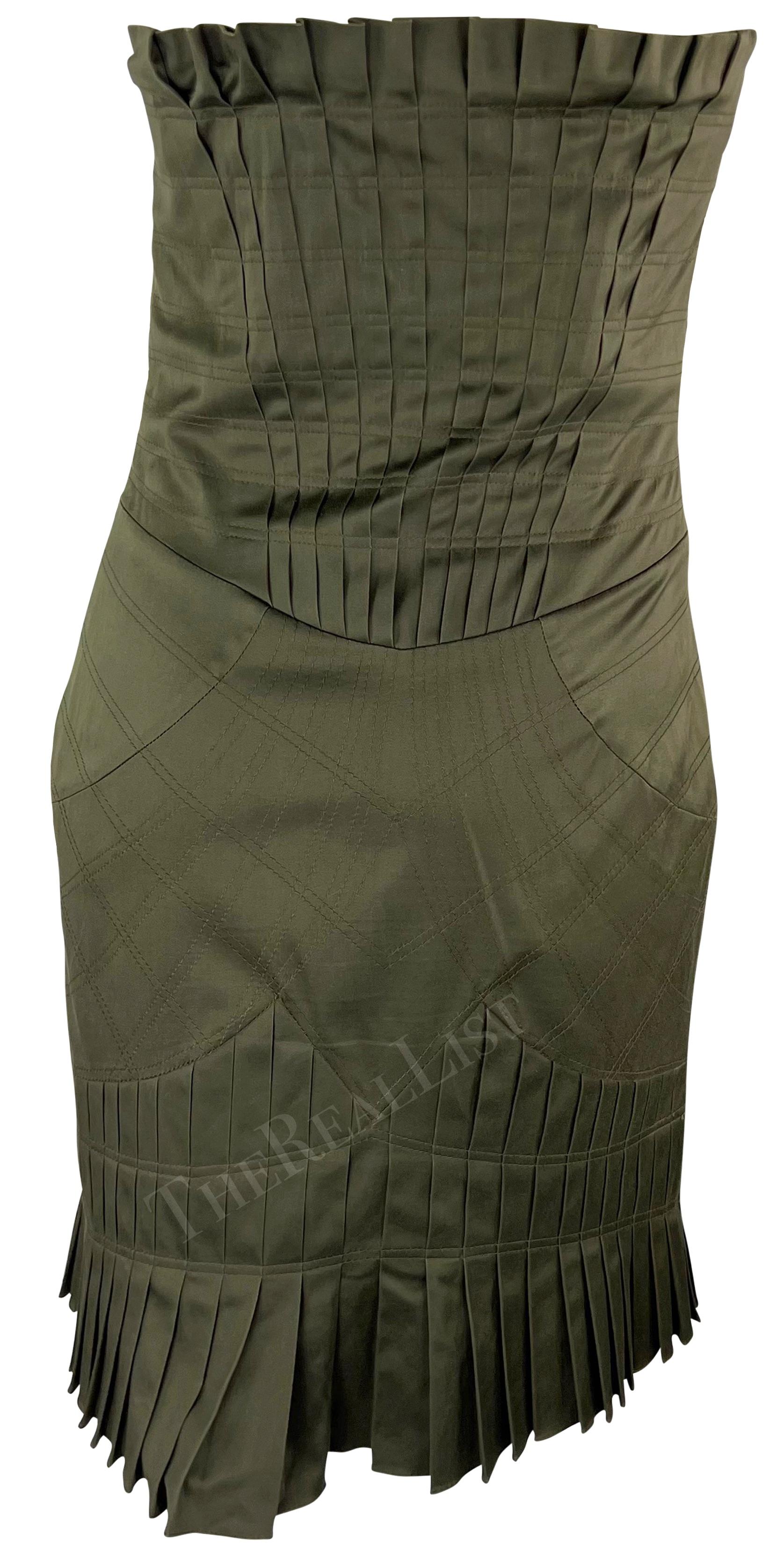 Women's S/S 2004 Gucci by Tom Ford Olive Green Fan Pleated Strapless Mini Dress For Sale