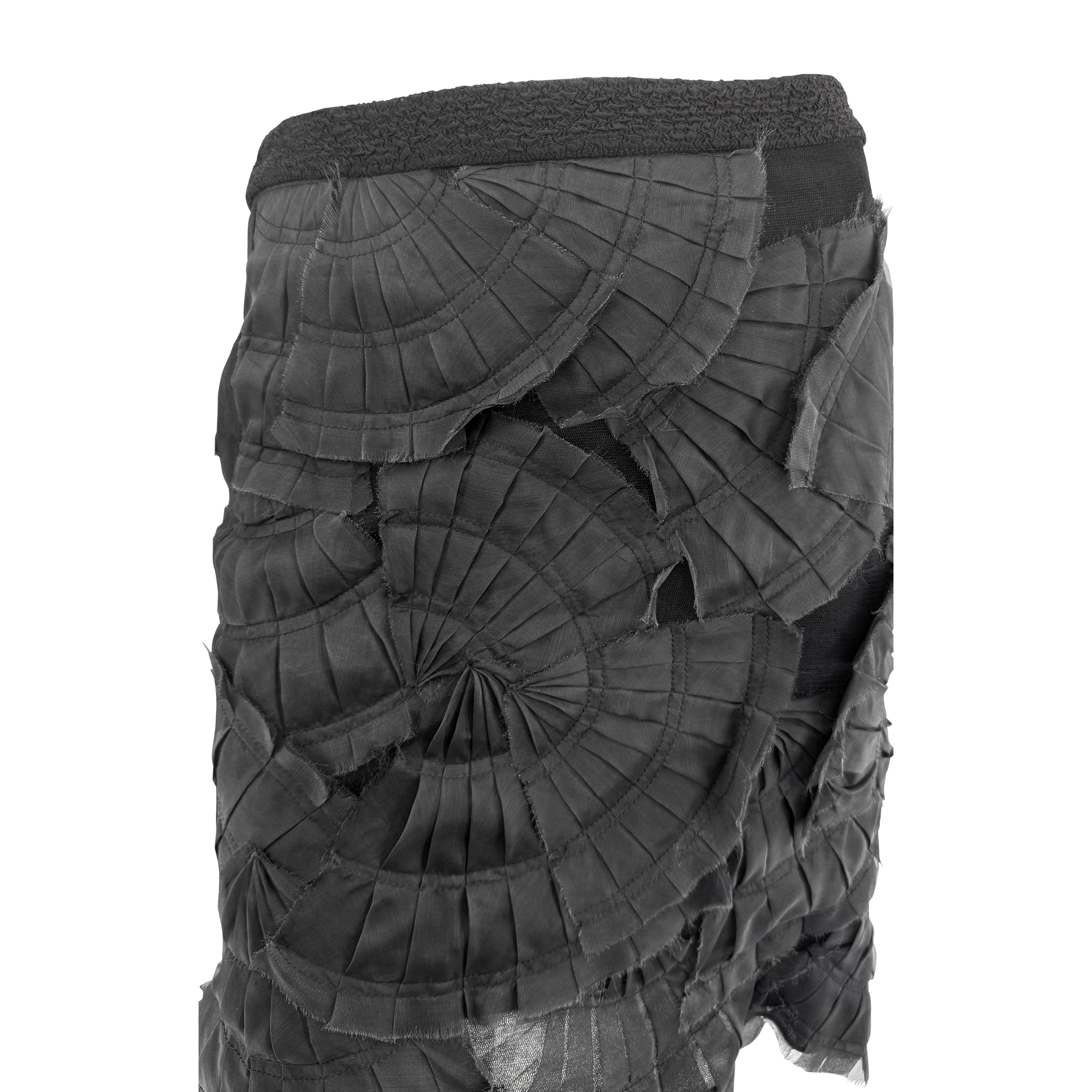 S/S 2004 Gucci by Tom Ford Runway Sheer Black Fan Pleated Silk Pencil Skirt In Excellent Condition For Sale In West Hollywood, CA