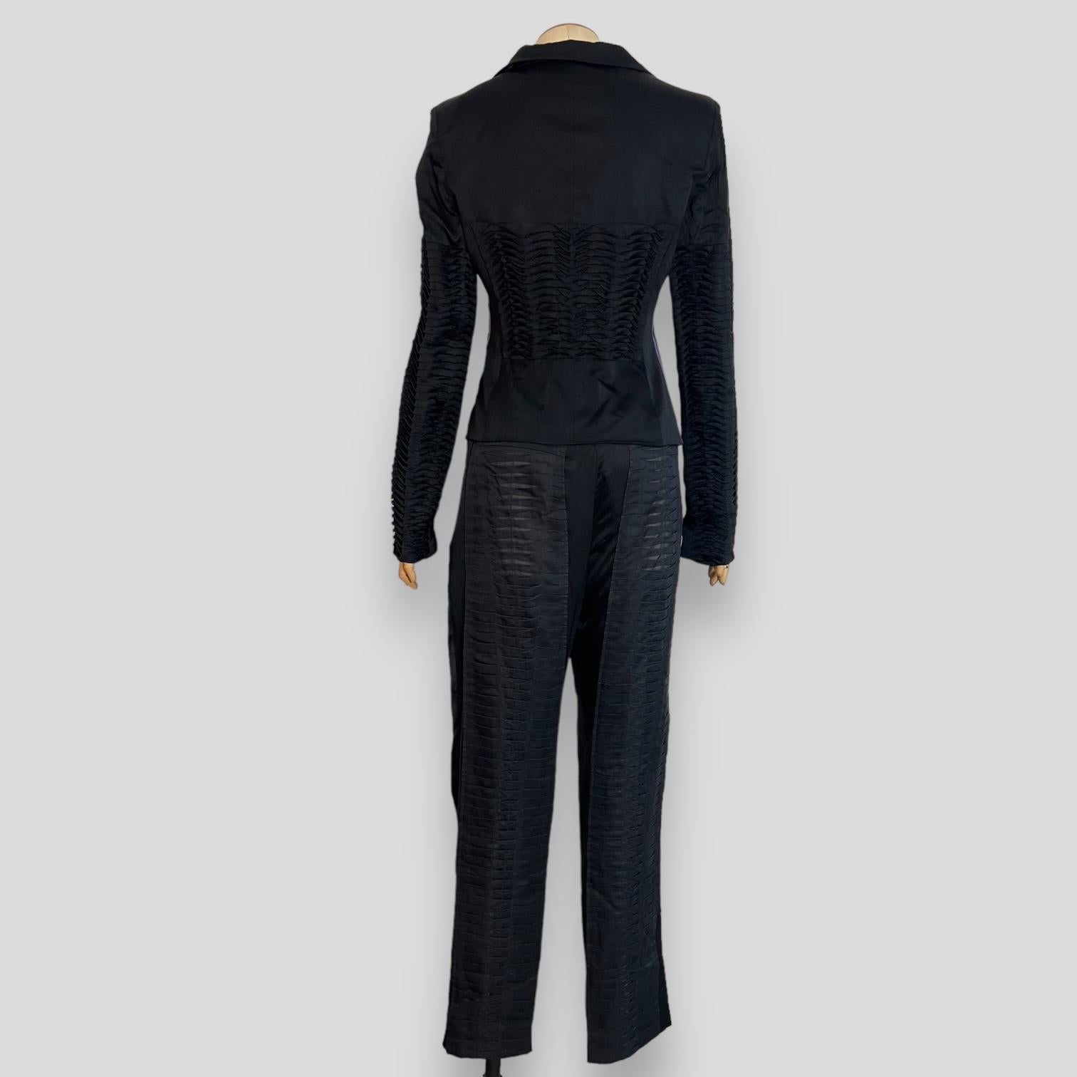 Look P/E 2004 Tom Ford for Gucci con giacca e pantaloni neri in vendita 5