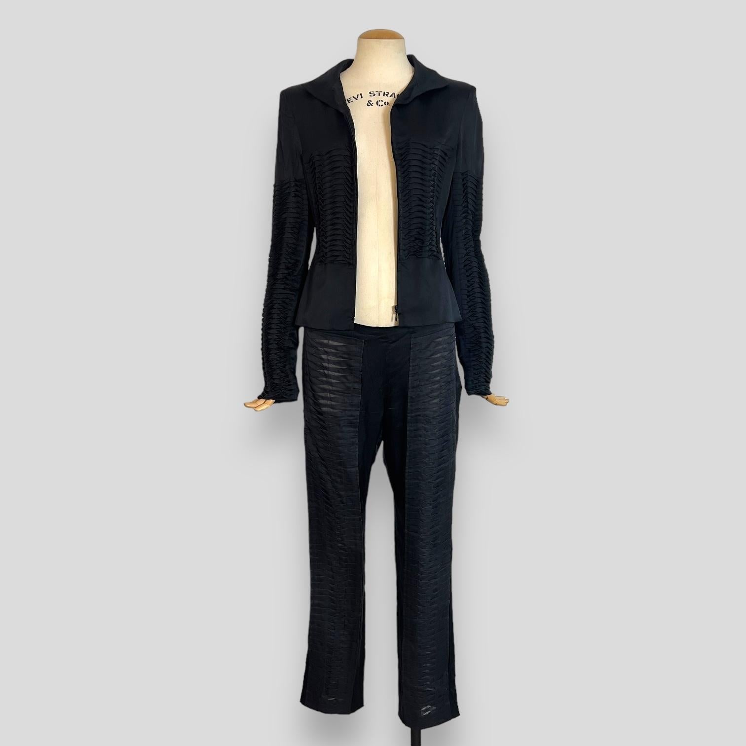 Look P/E 2004 Tom Ford for Gucci con giacca e pantaloni neri in vendita 4