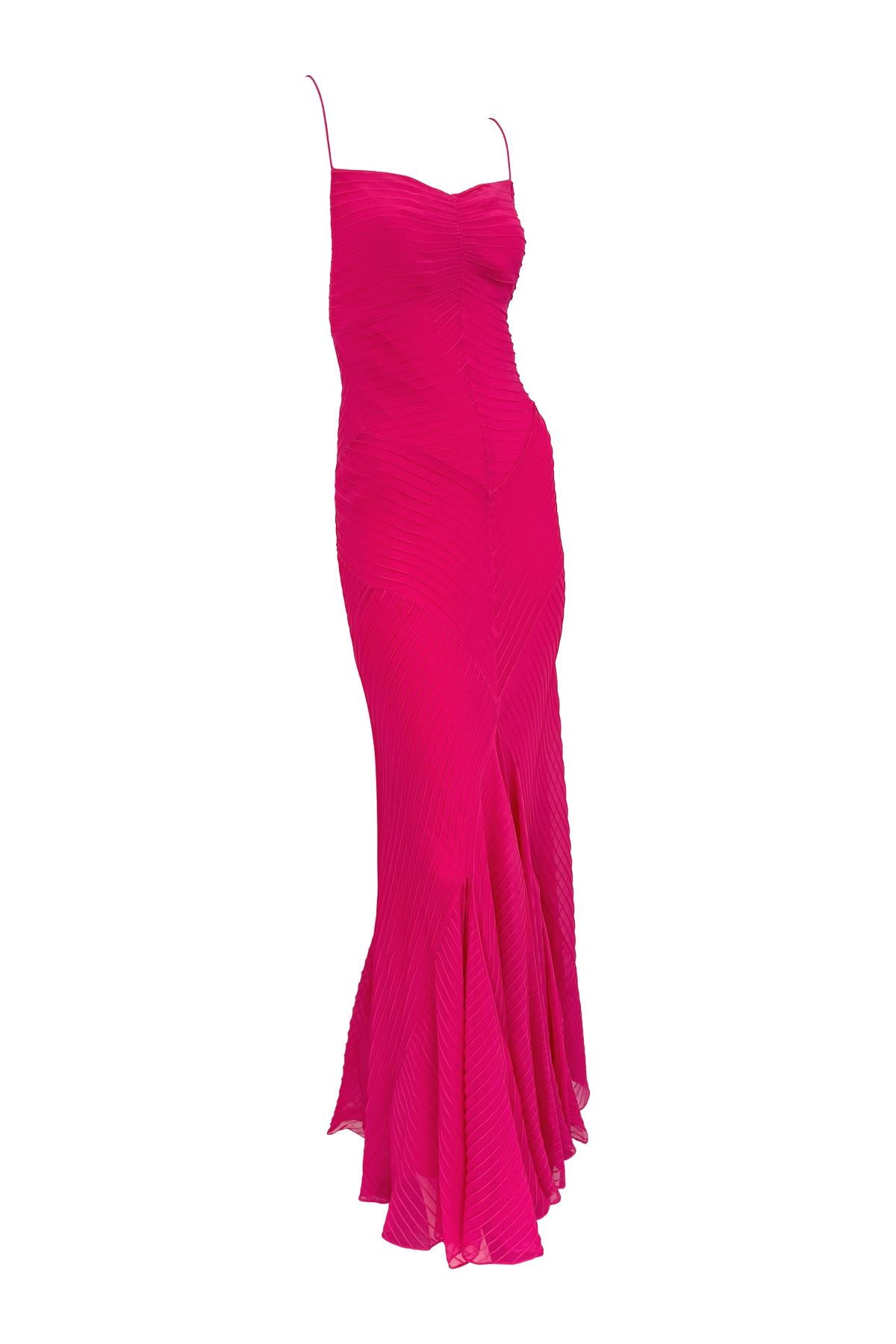 Pasarela Ralph Lauren S/S 2004 Vestido sin espalda en gasa de seda transparente rosa intenso en venta 7