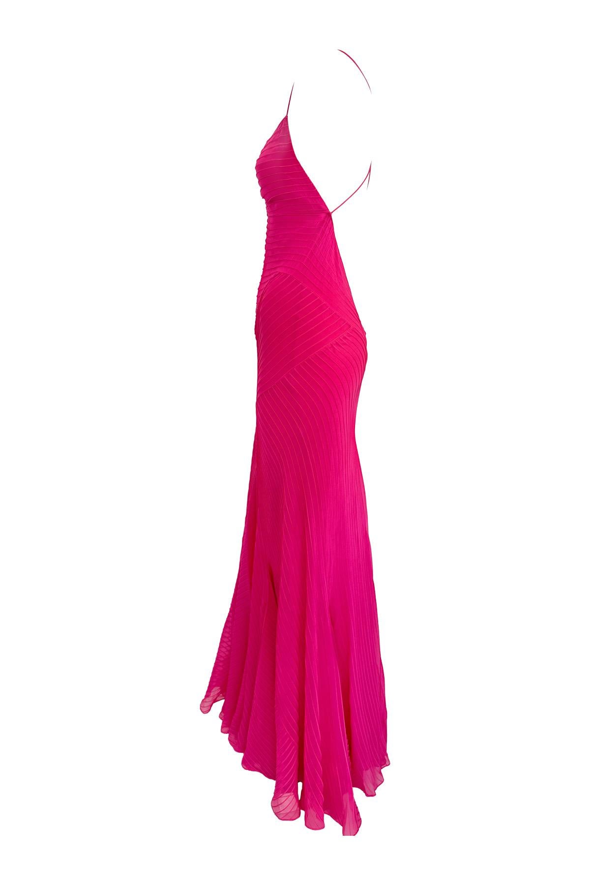 Pasarela Ralph Lauren S/S 2004 Vestido sin espalda en gasa de seda transparente rosa intenso en venta 2