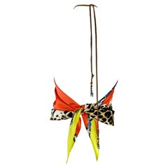 S/S 2004 Roberto Cavalli Pañuelo de seda con estampado de animales Top de cuero con cuello halter