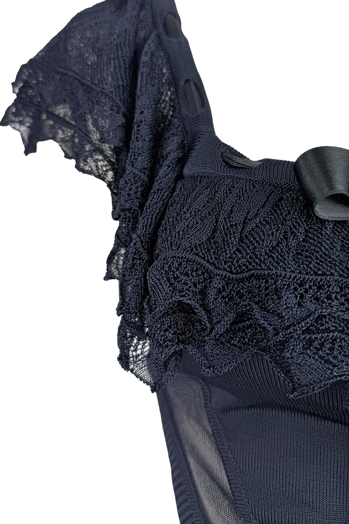 F/S 2004 Valentino Garavani Laufsteg Marineblaues Crop Top aus Schnürungssstrick im Korsettstil im Zustand „Gut“ in West Hollywood, CA