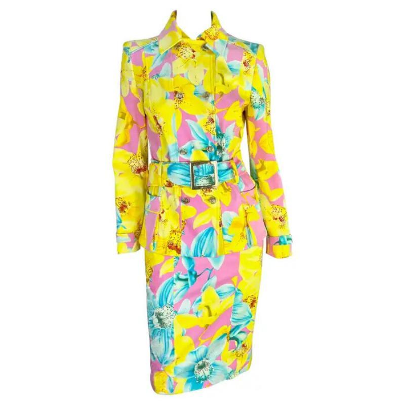 S/S 2004 Versace by Donatella Versace Runway Pink Neon Yellow Floral Belted Skirt Suit (tailleur jupe ceinturée)