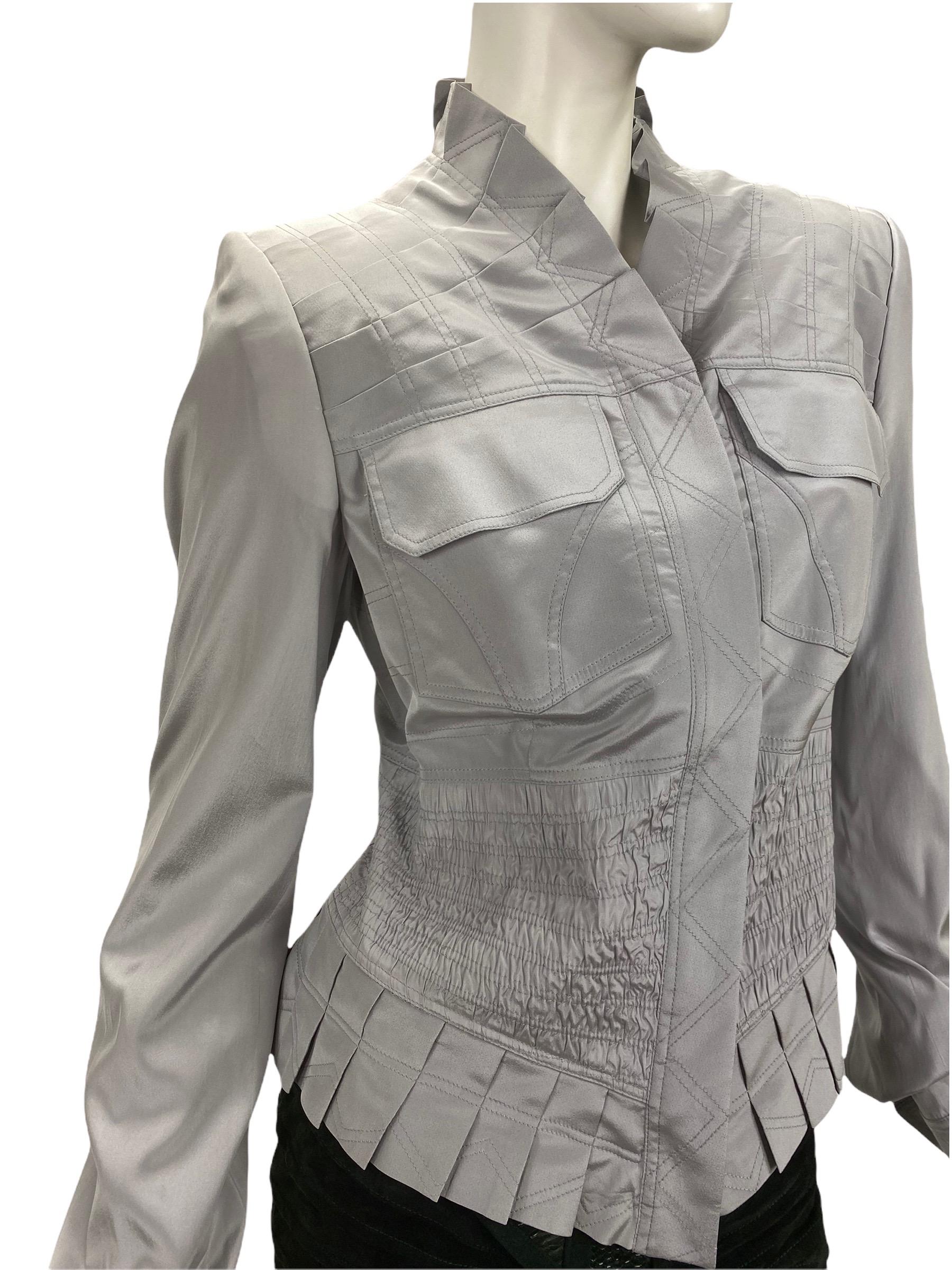 F/S 2004 Vintage Laufsteg Tom Ford für Gucci Taubengraue Seidenjacke (Grau) im Angebot