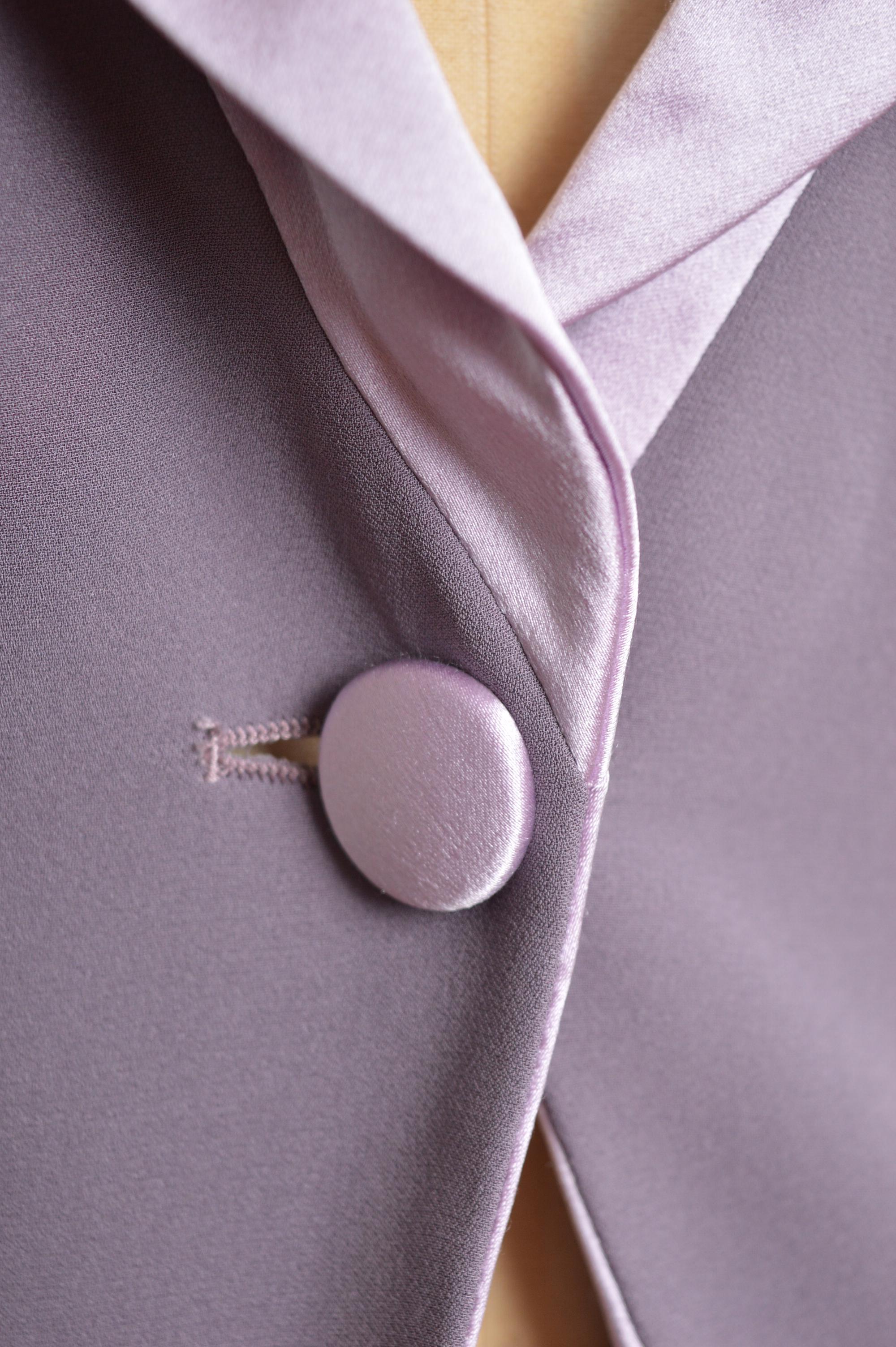 P/E 2005 Giorgio Armani Blazer lilla e viola in raso Giacca e pantaloni da abito In condizioni buone in vendita a Sheffield, GB