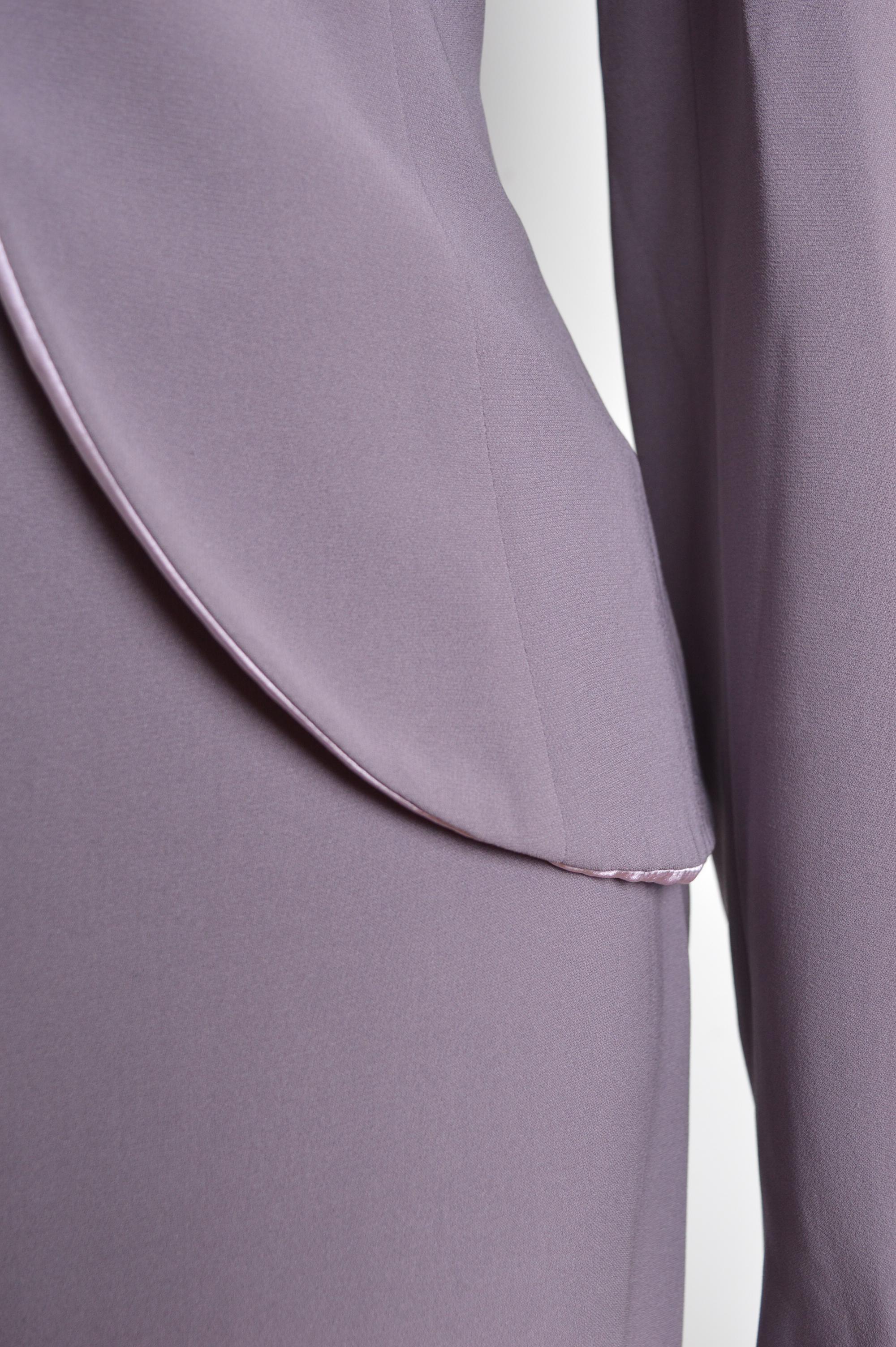 Donna P/E 2005 Giorgio Armani Blazer lilla e viola in raso Giacca e pantaloni da abito in vendita