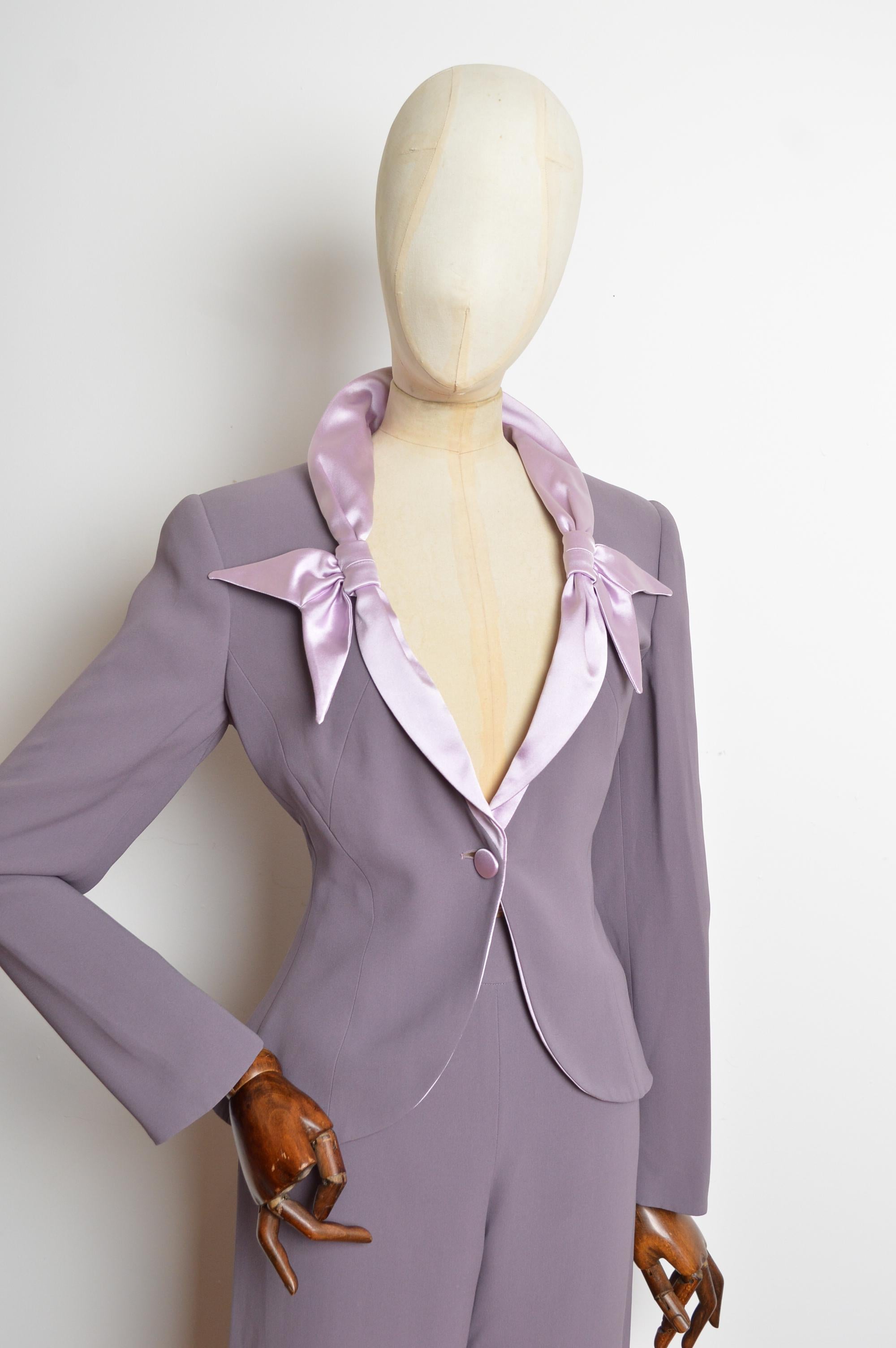 P/E 2005 Giorgio Armani Blazer lilla e viola in raso Giacca e pantaloni da abito in vendita 2