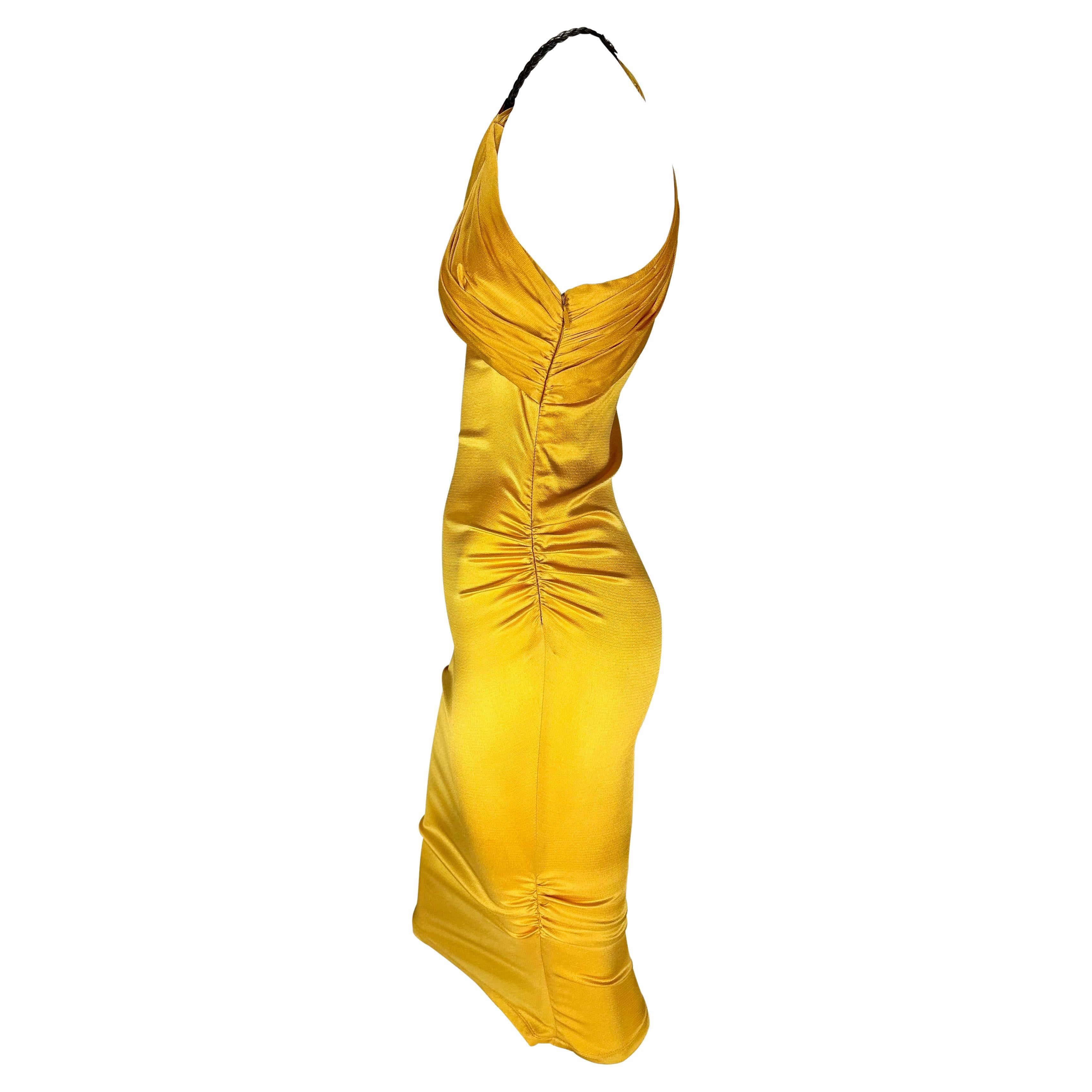 S/S 2005 Gucci Beyoncé Marigold Yellow Ruched Satin Braided Leather Halter Dress (Robe dos nu en satin tressé) en vente 1