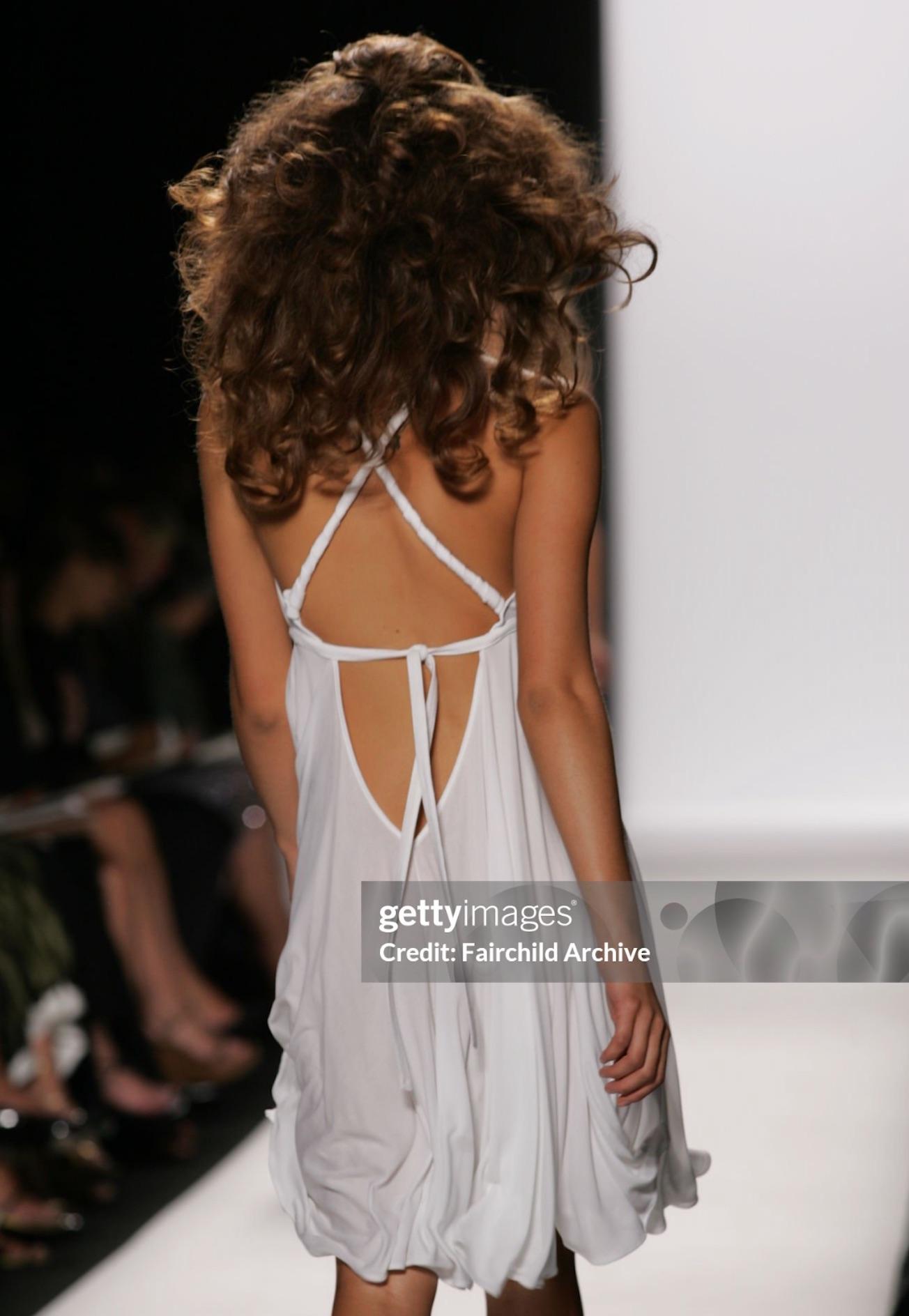 S/S 2005 Michael Kors Runway Plunging White Flare Mini Dress For Sale 5