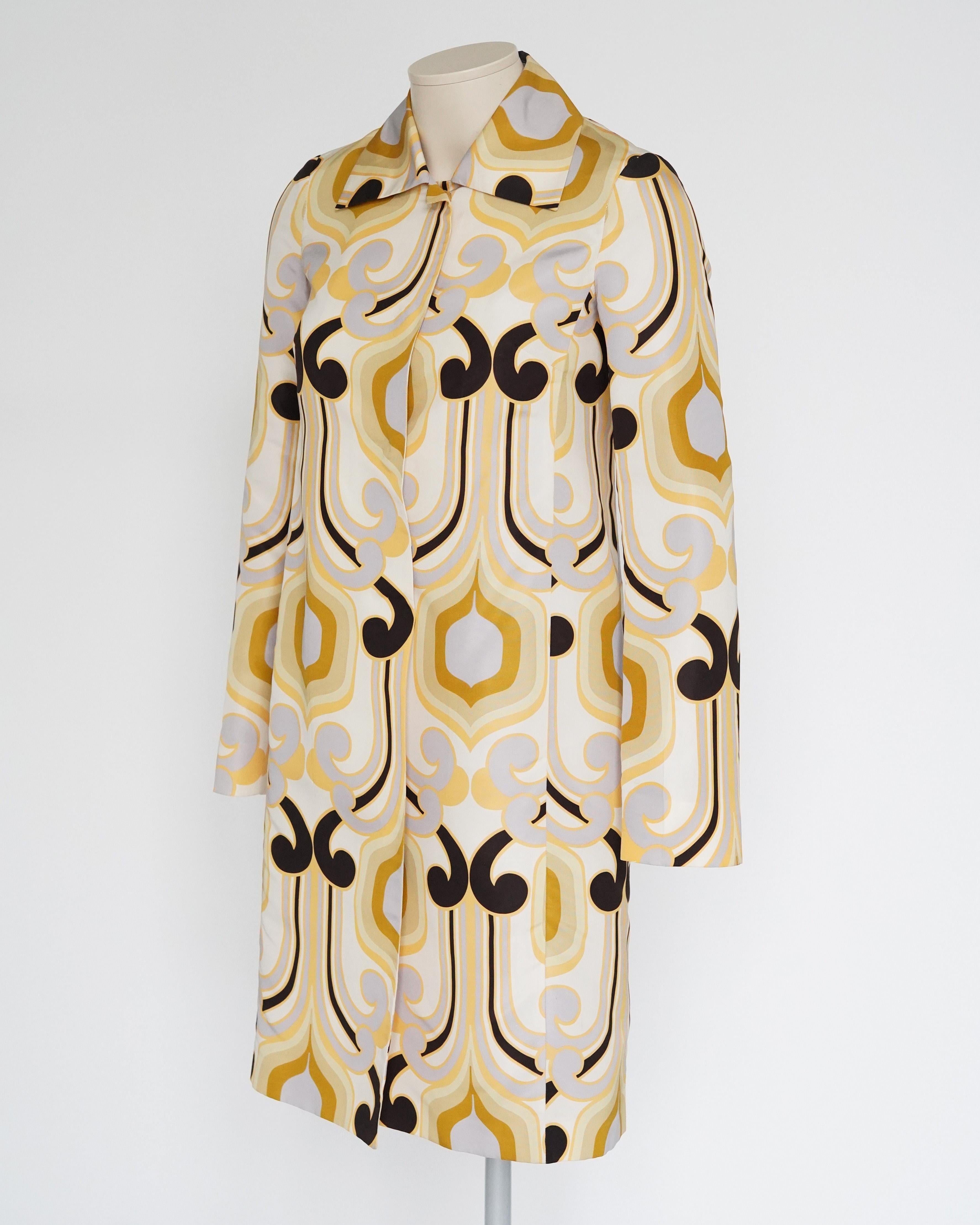 S/S 2005 Miu Miu Runway Geometric Print Silk Coat In Good Condition In Berlin, DE
