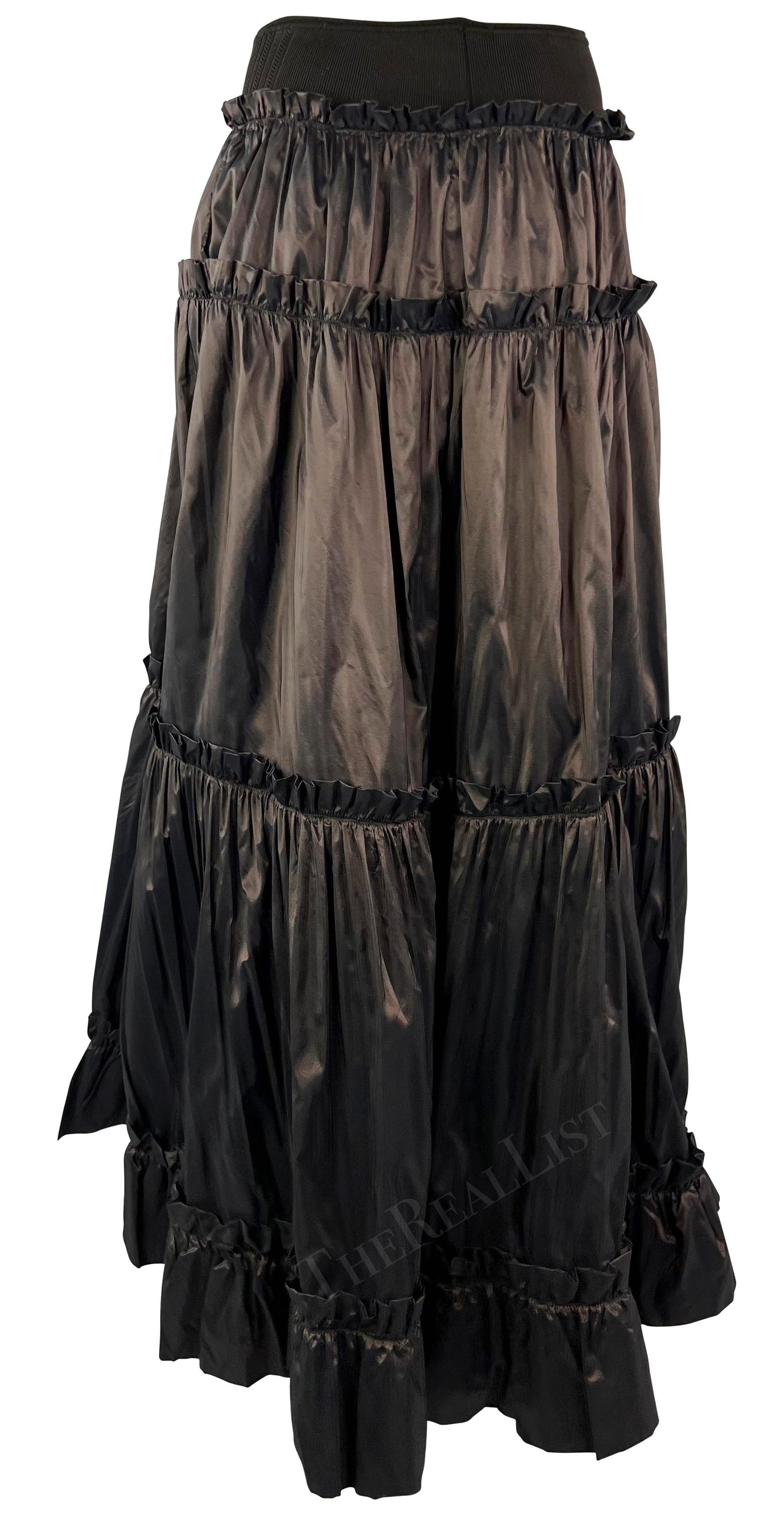 S/S 2005 Roberto Cavalli Falda acampanada de tafetán de seda con volantes marrón en venta 3