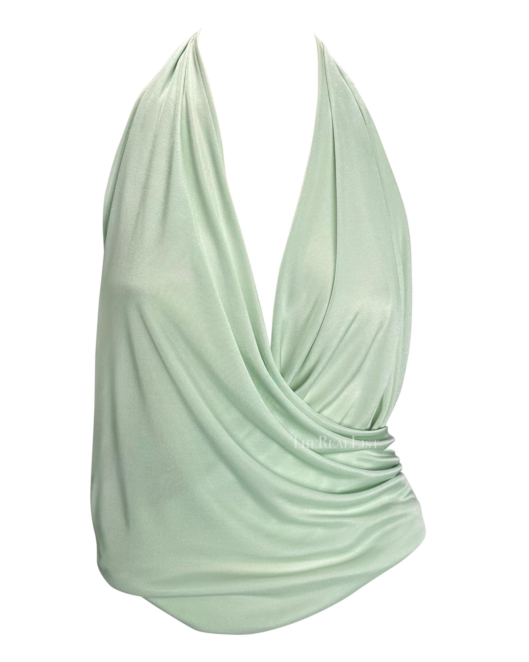 S/S 2005 Versace by Donatella Versace Blusa azul con medallón sin espalda y escote halter en Bueno estado para la venta en West Hollywood, CA