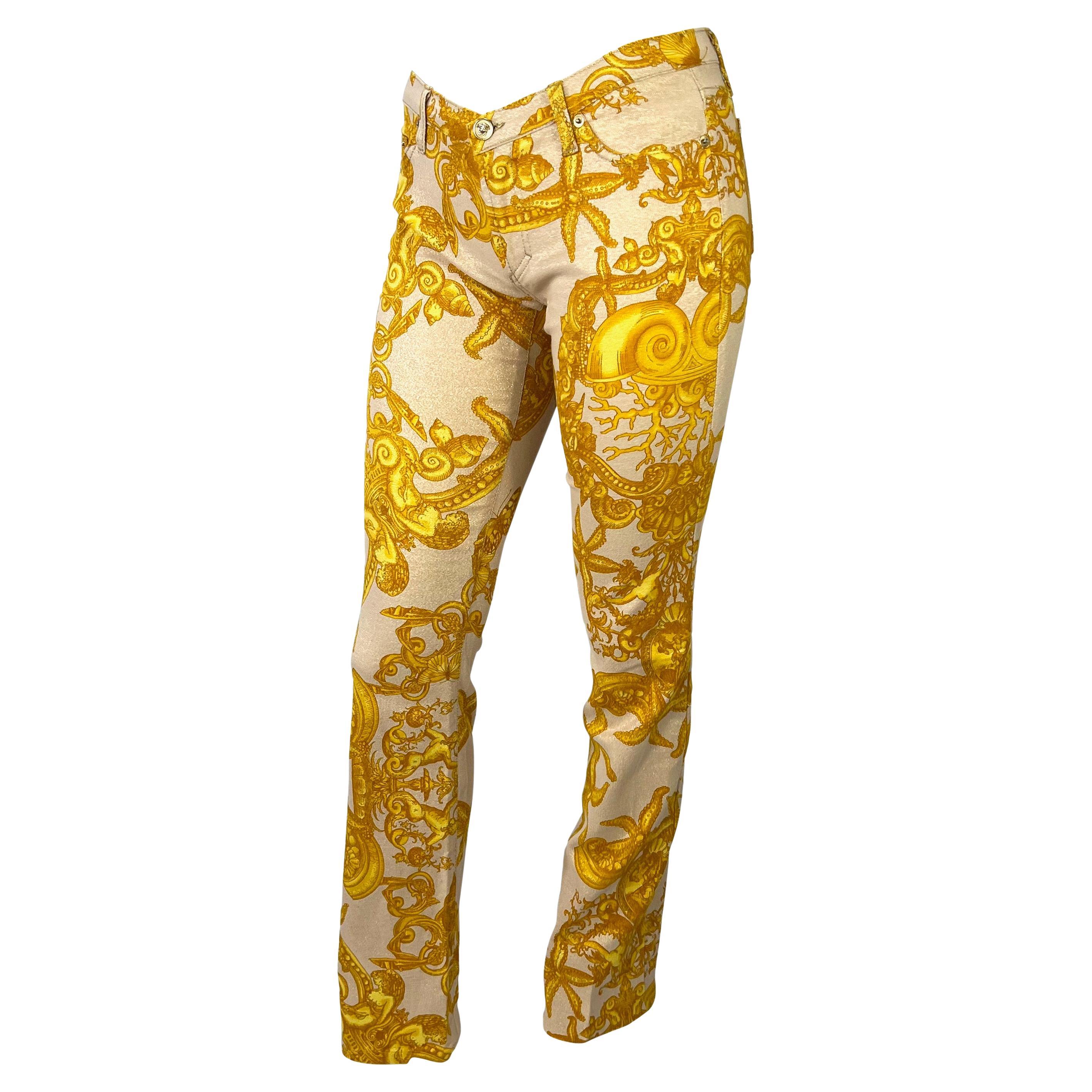 S/S 2005 Versace by Donatella Metallic Gold Tresor la Mer Print Medusa Logo Pant In Excellent Condition For Sale In West Hollywood, CA