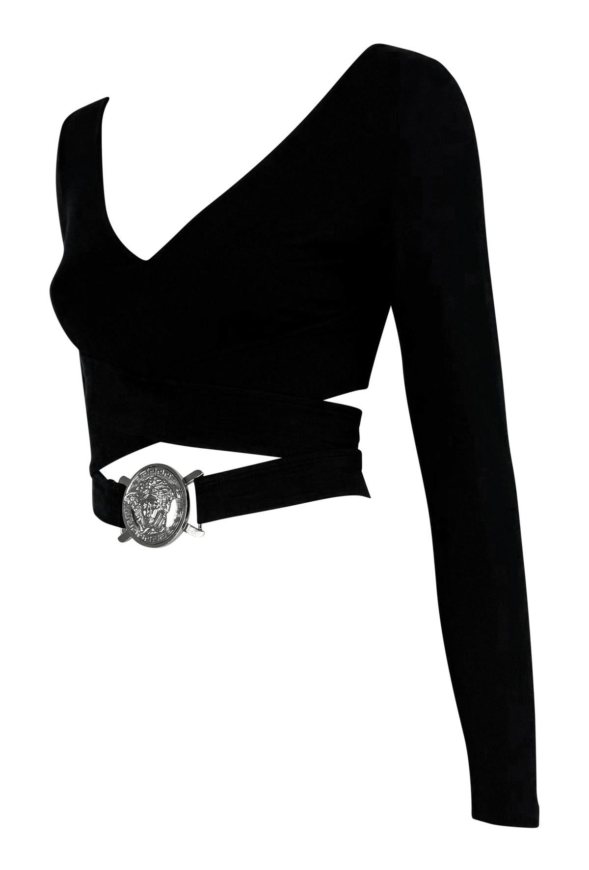 Noir S/S 2005 Versace by Donatella Versace - Top court stretch noir avec boucle Medusa surdimensionnée en vente
