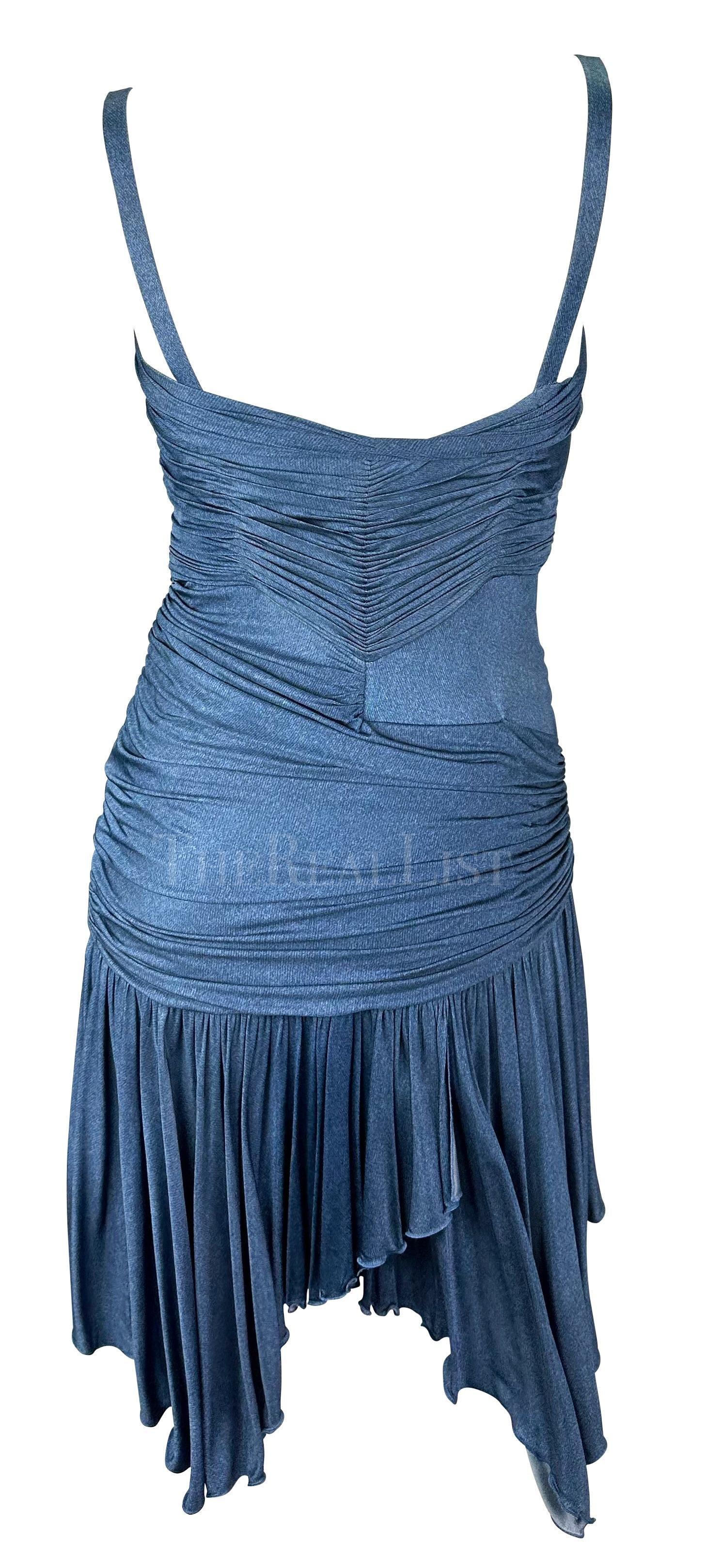 S/S 2005 Versace by Donatella Laufsteg Gerafftes Trompe L'œil Denim Blaues Minikleid im Angebot 4